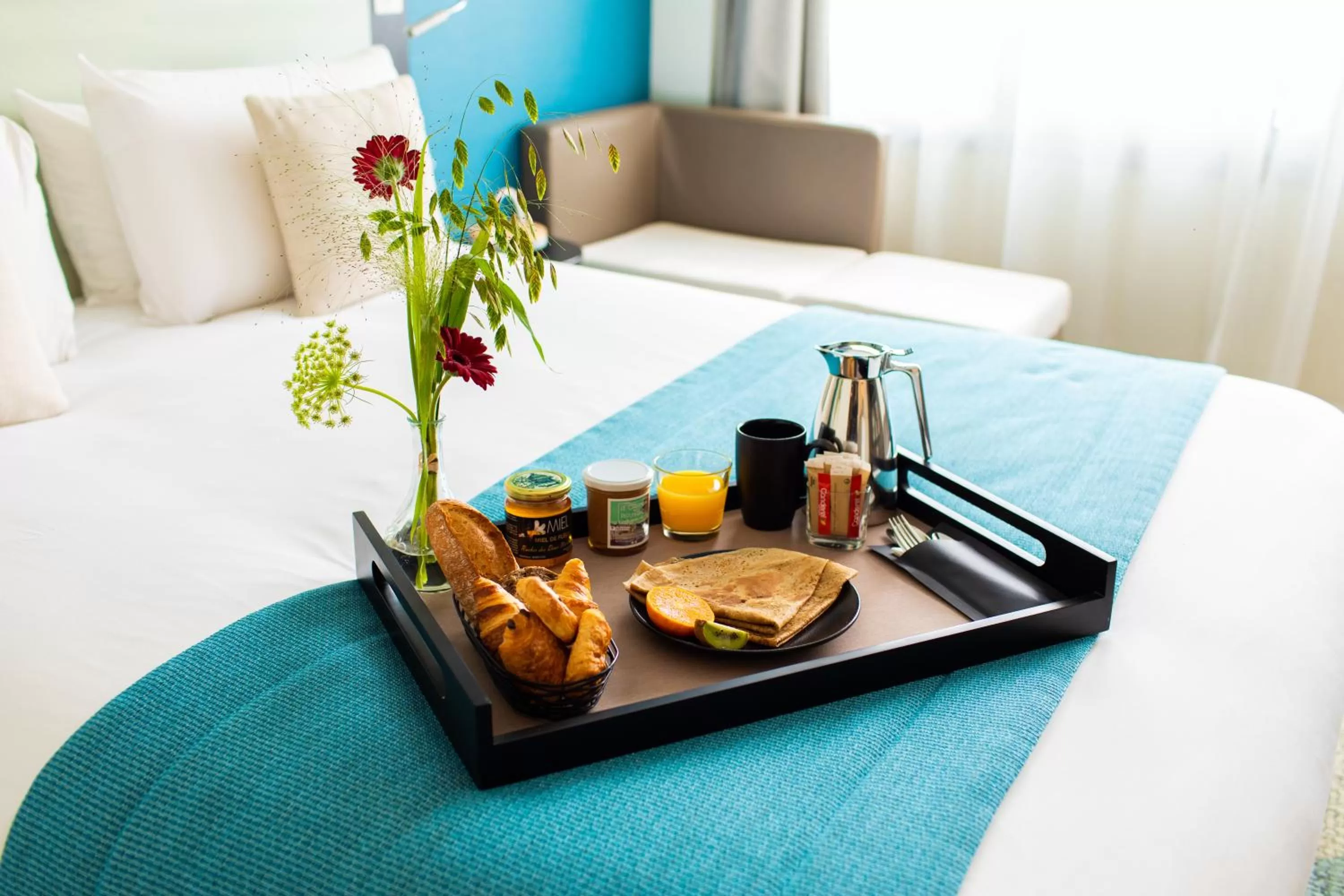 Breakfast, Bed in Mercure Lorient Centre