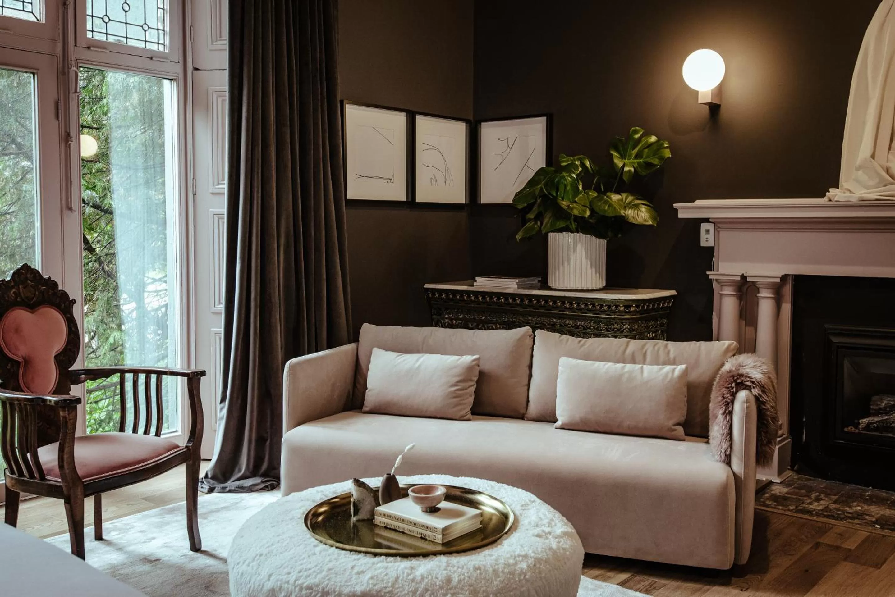 Photo of the whole room in Rosemount Inn