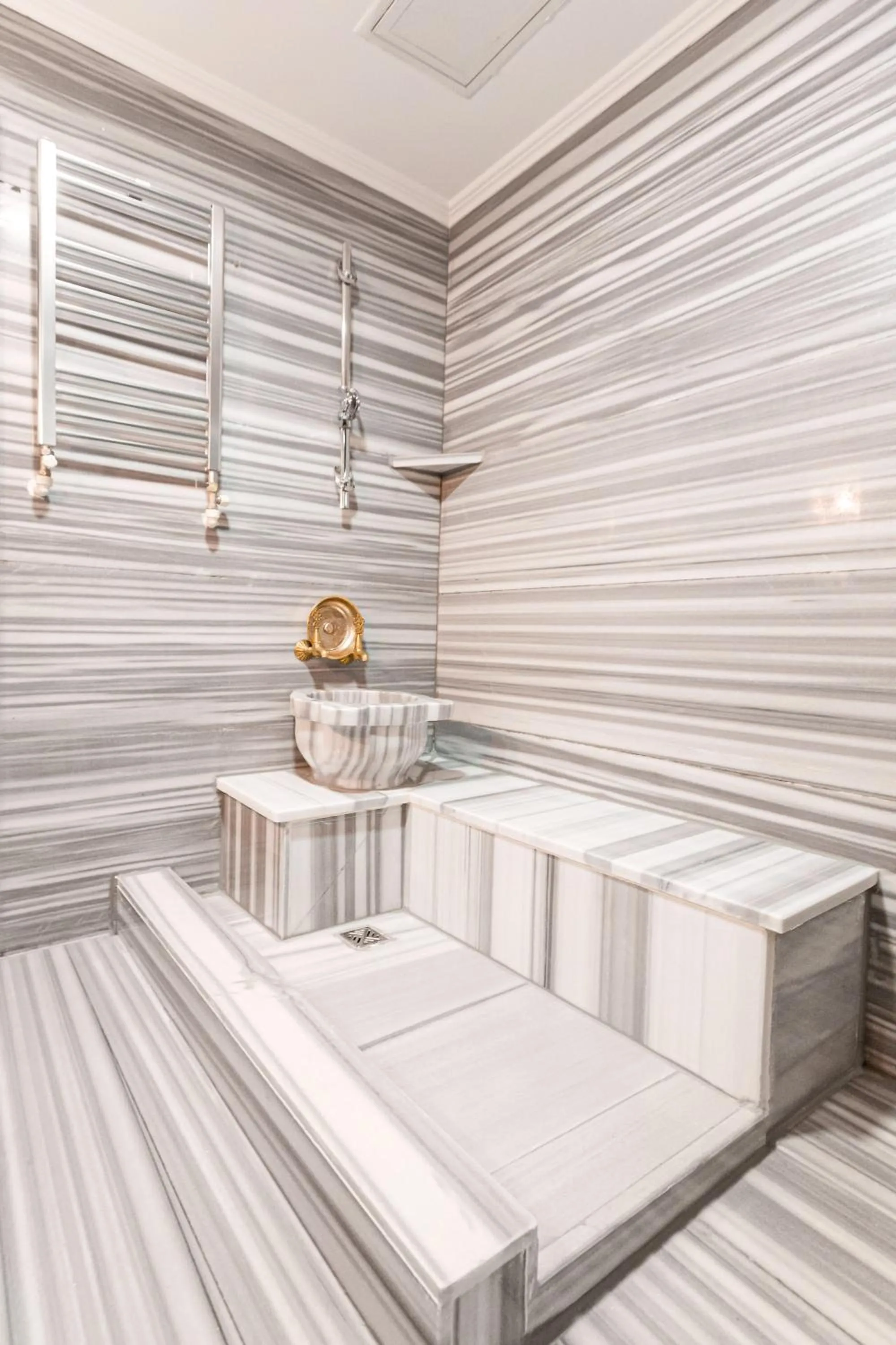 Bathroom, Bed in Kumru Hotel