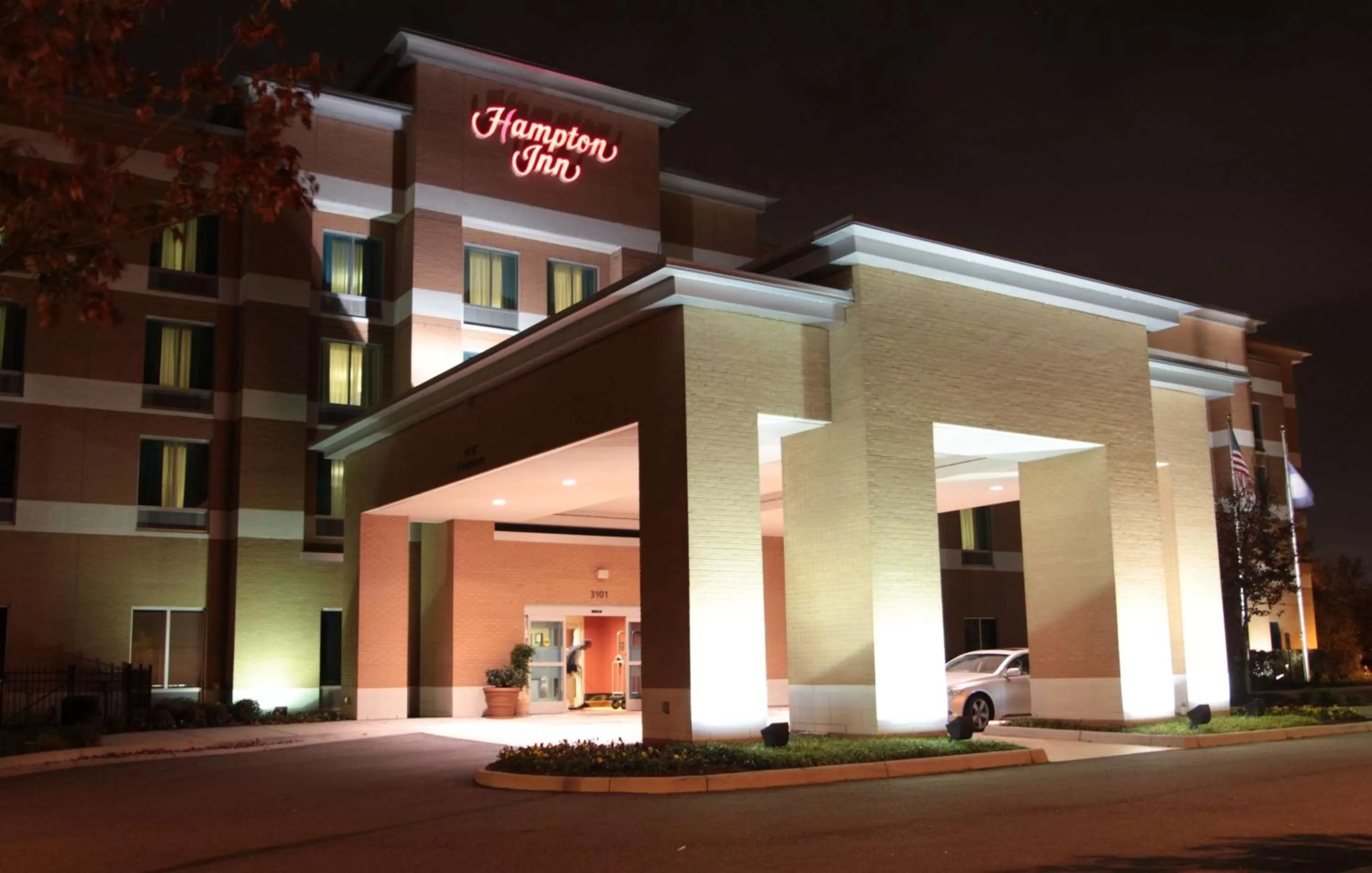 Property building in Hampton Inn Hampton-Newport News
