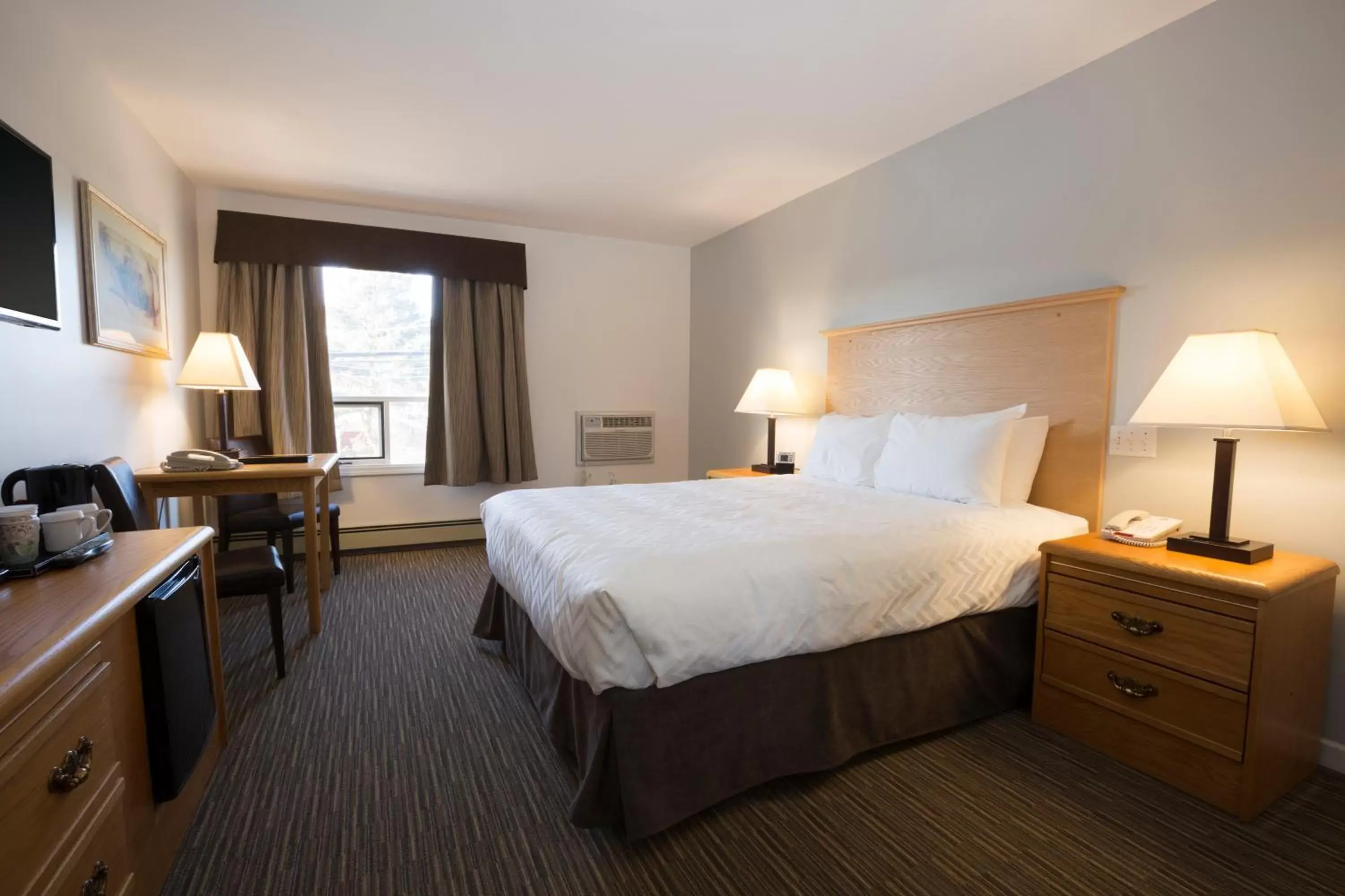 Queen Room - Disability Access in Tower Inn & Suites Queen Room - Disability Access in Tower Inn & Suites