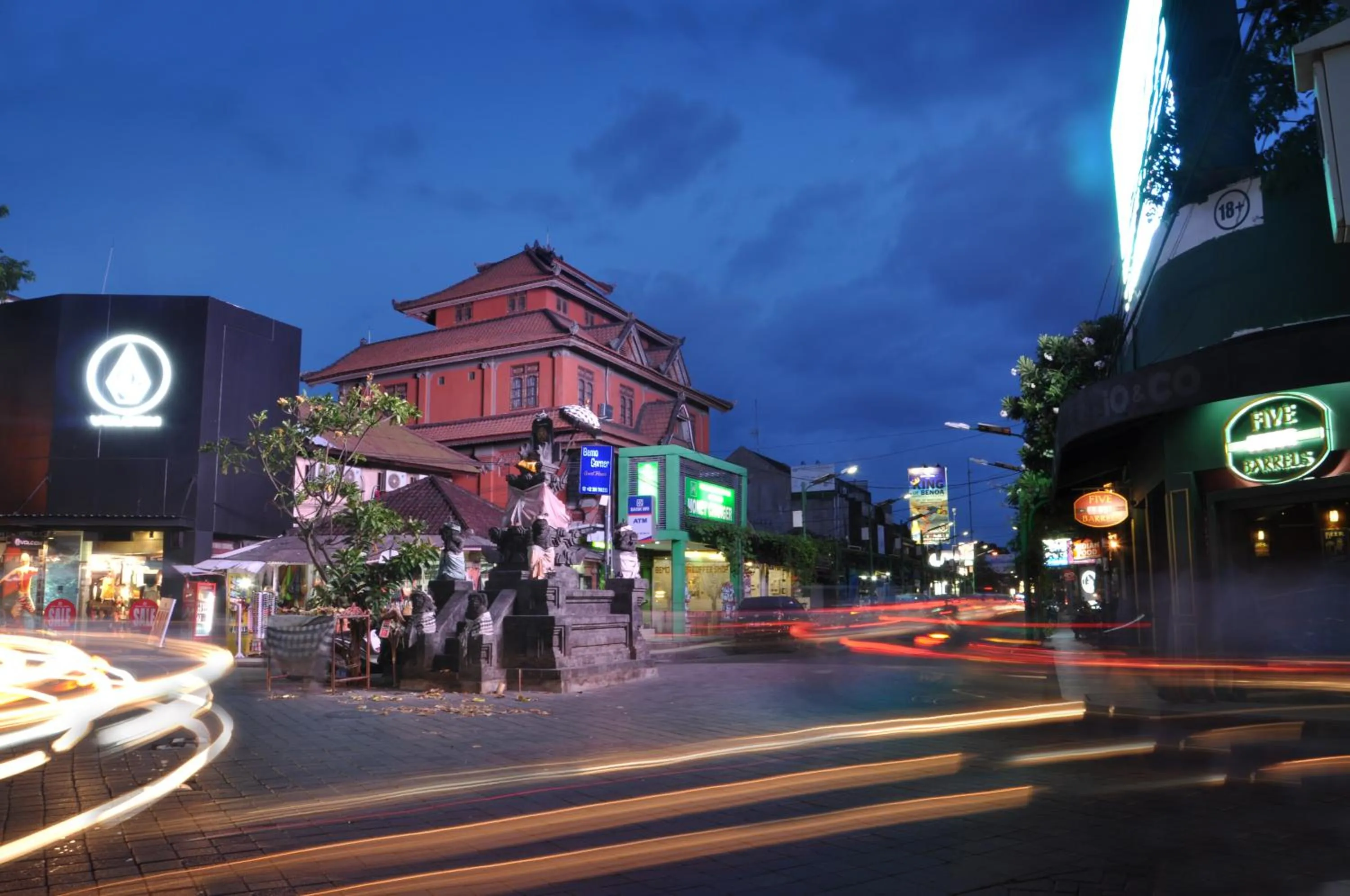 Restaurant/places to eat in Bemo Corner Guest House