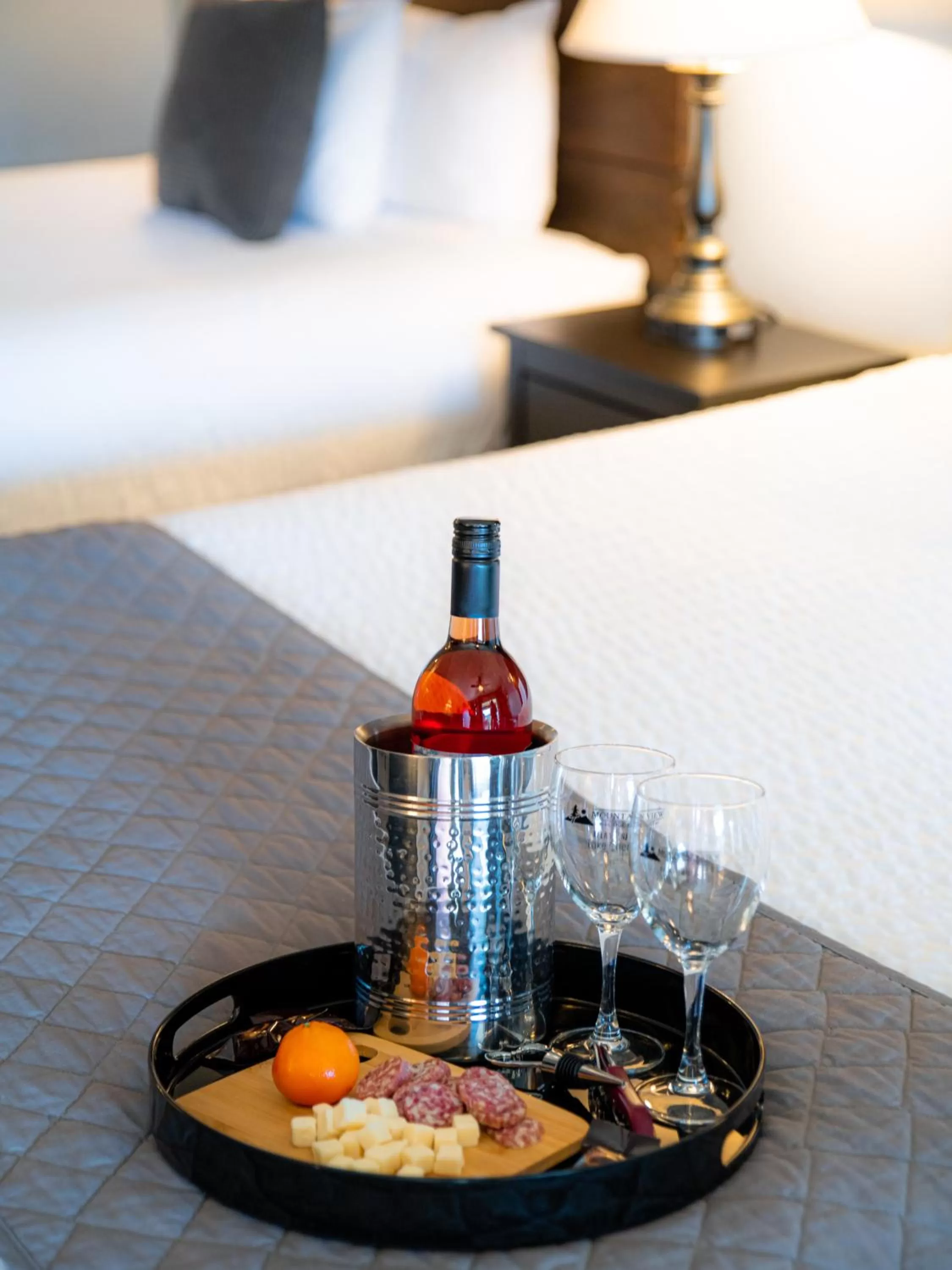 Food and drinks in Mountain View Lodge