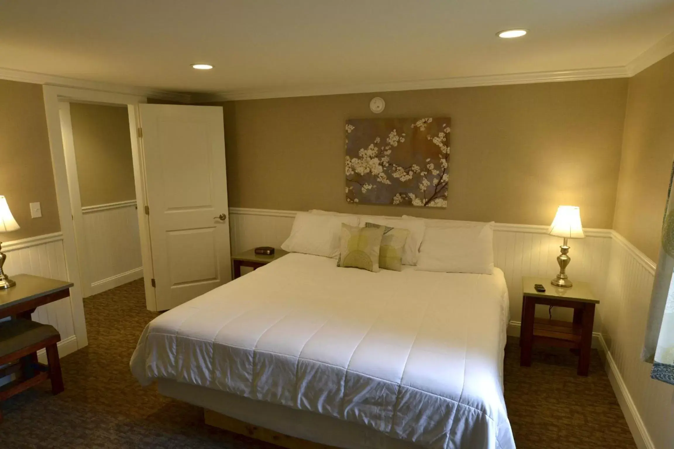 Family Suite (4 bed) in New England Inn & Lodge Family Suite (4 bed) in New England Inn & Lodge