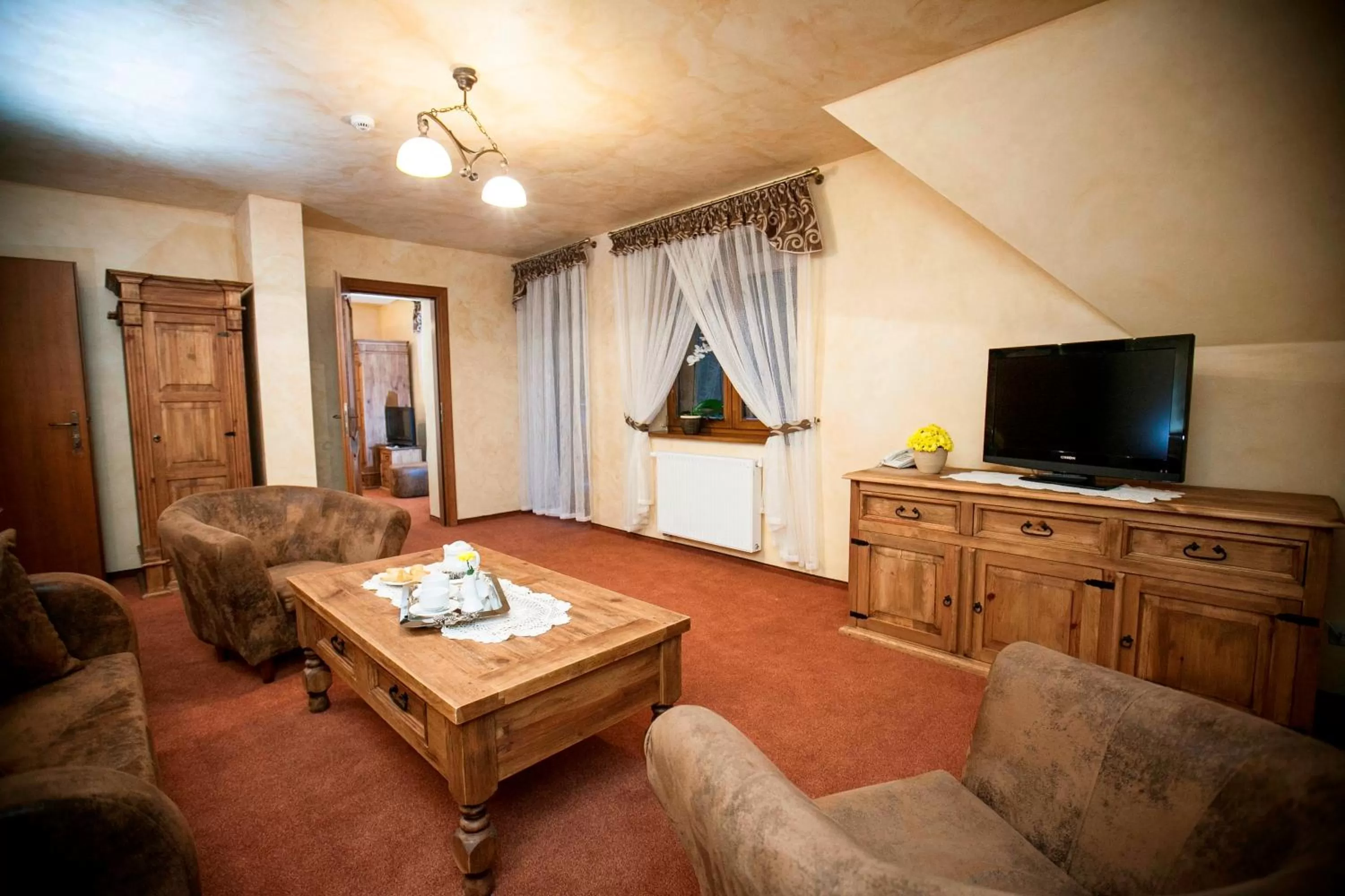 TV and multimedia in Hotel Dwór Karolówka