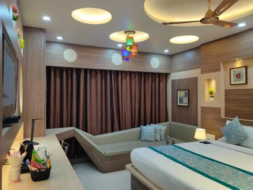 Bed in HOTEL CENTRAL SQUARE "A Couple Friendly Hotel"