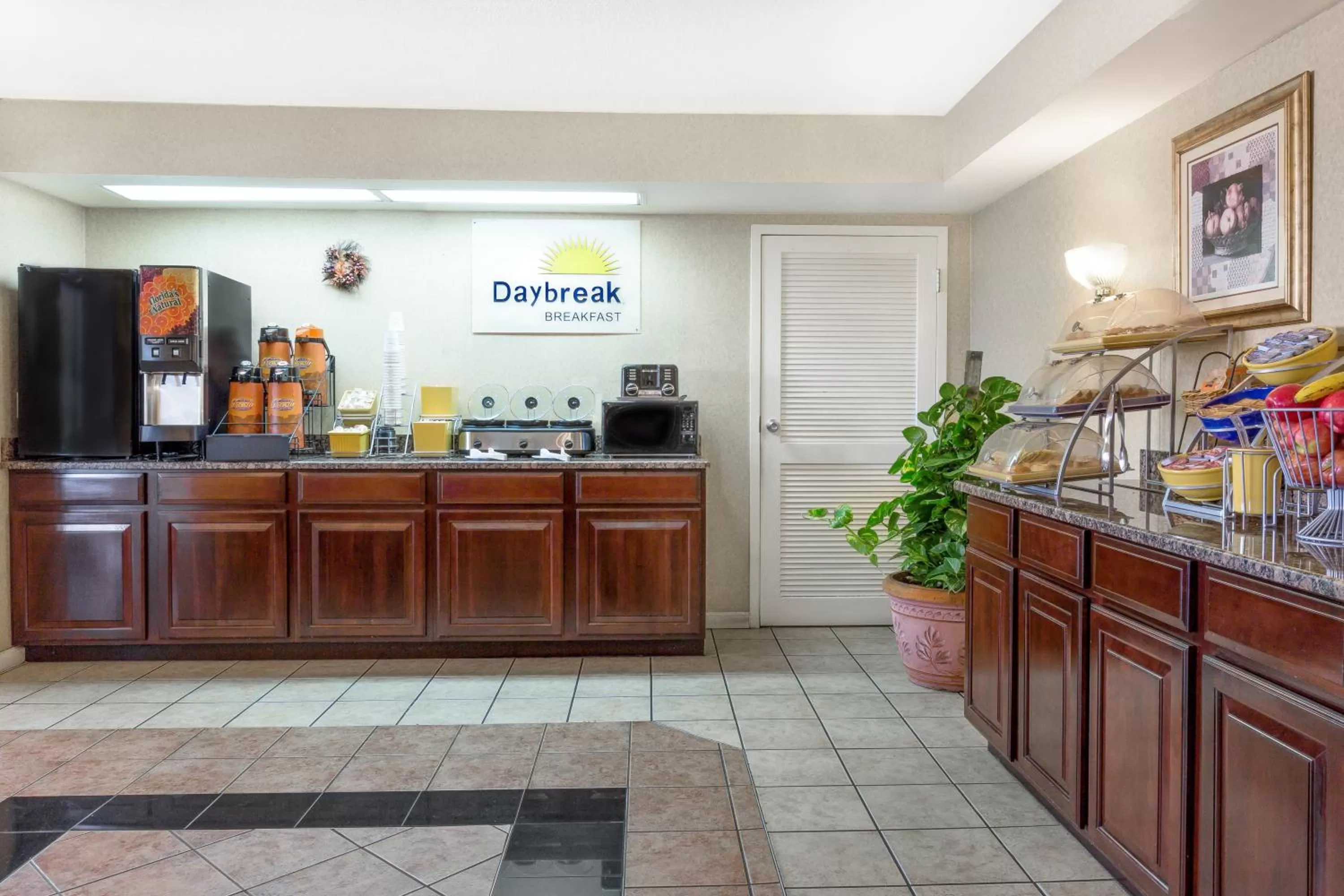 Lobby or reception in Days Inn by Wyndham Hoover Birmingham