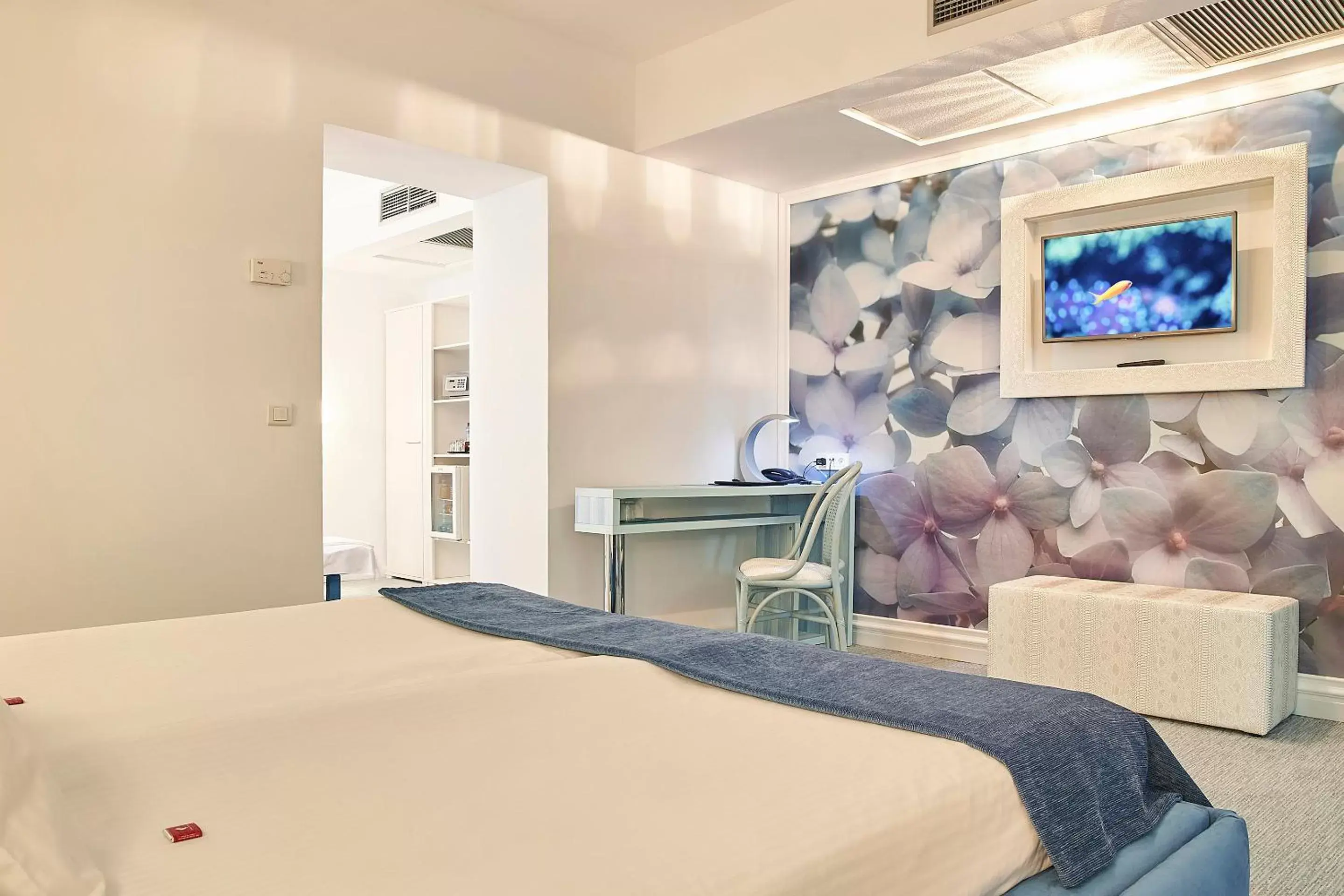 Standard Family Room with sofabed in Continental Forum Sibiu Standard Family Room with sofabed in Continental Forum Sibiu