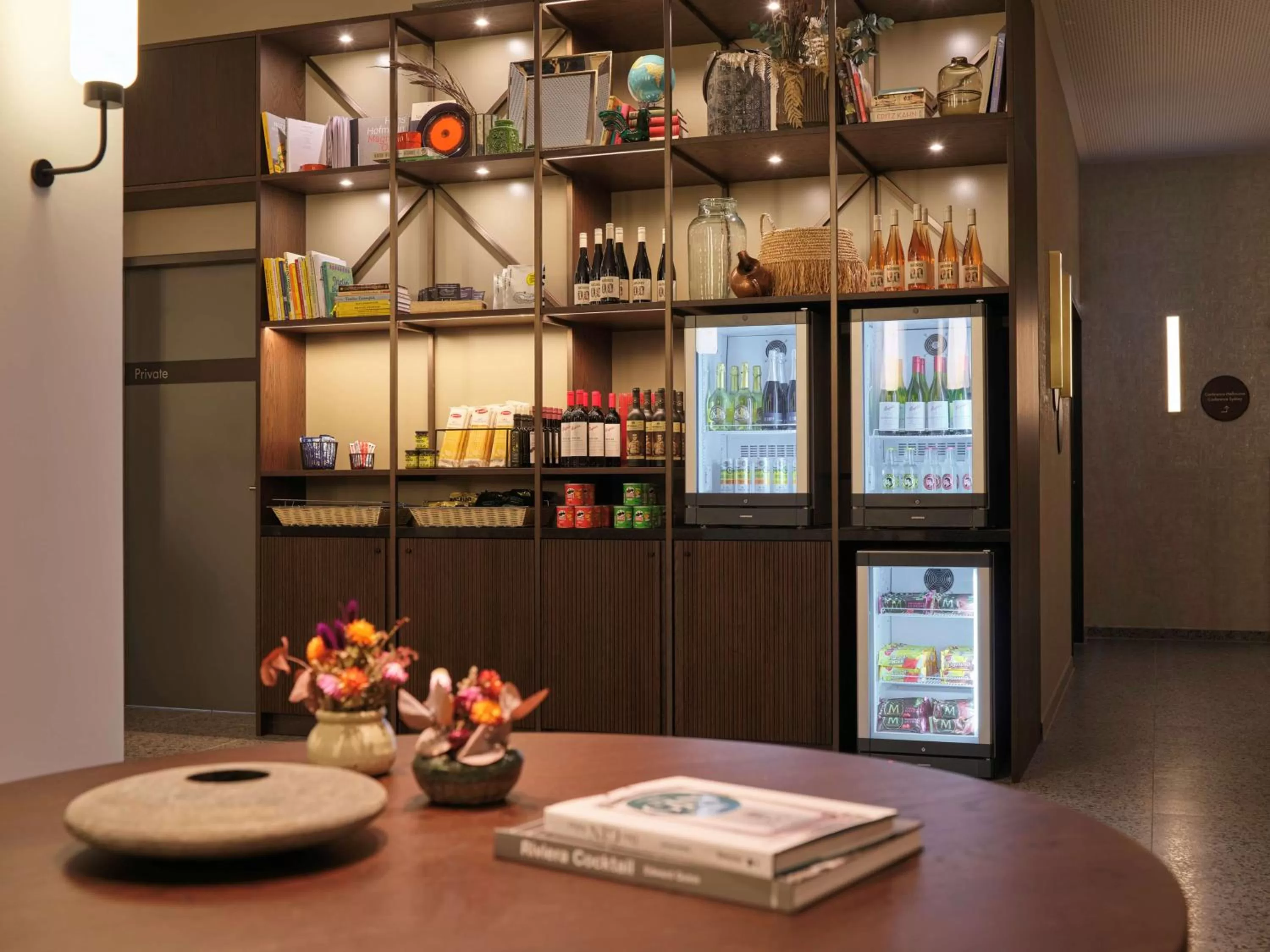 Lobby or reception in Adina Apartment Hotel Munich