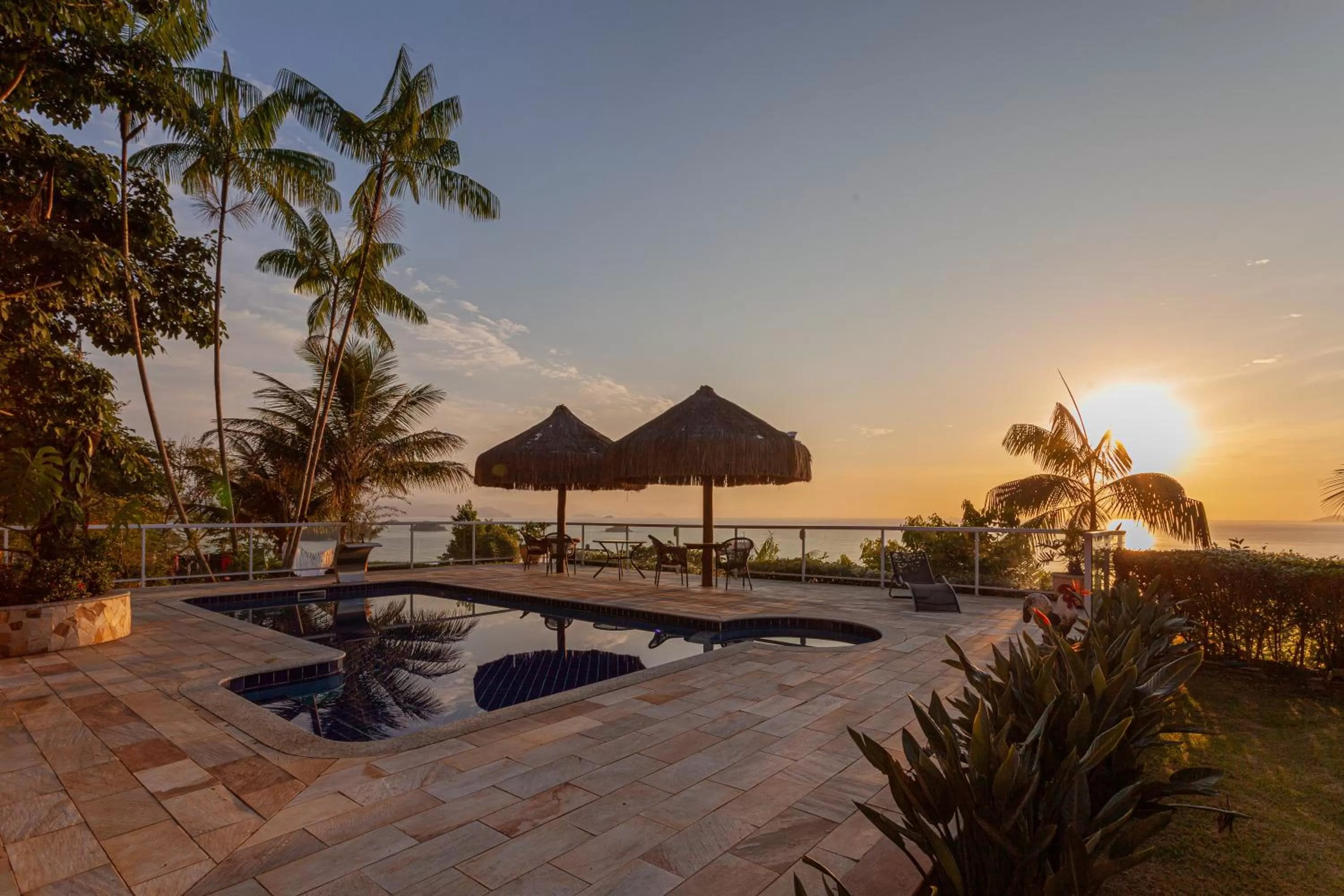 Swimming pool in Pousada Recanto de Paraty