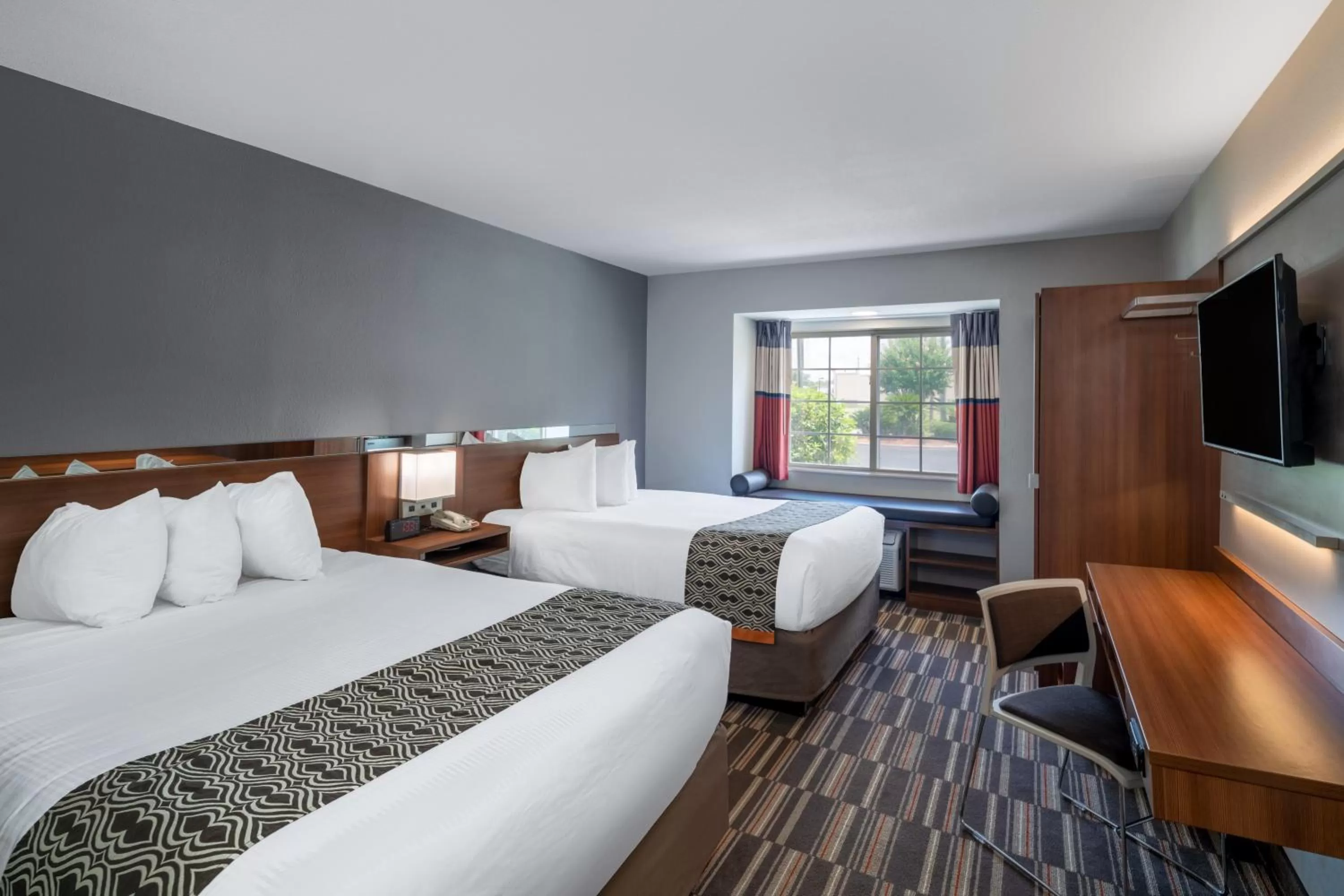 Photo of the whole room, Bed in Microtel Inn & Suites by Wyndham Savannah/Pooler