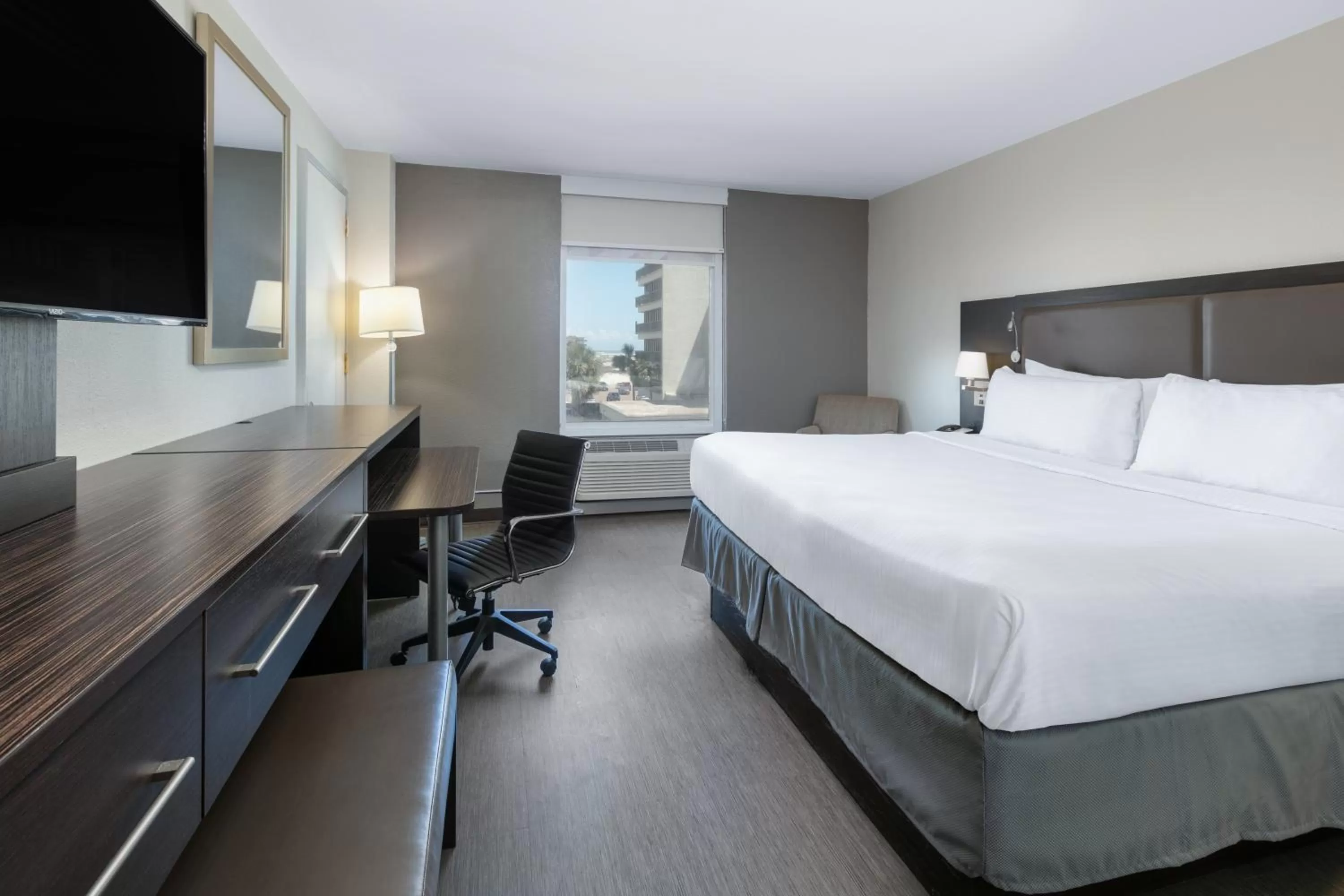 Bed in Wyndham Corpus Christi Resort North Padre Island