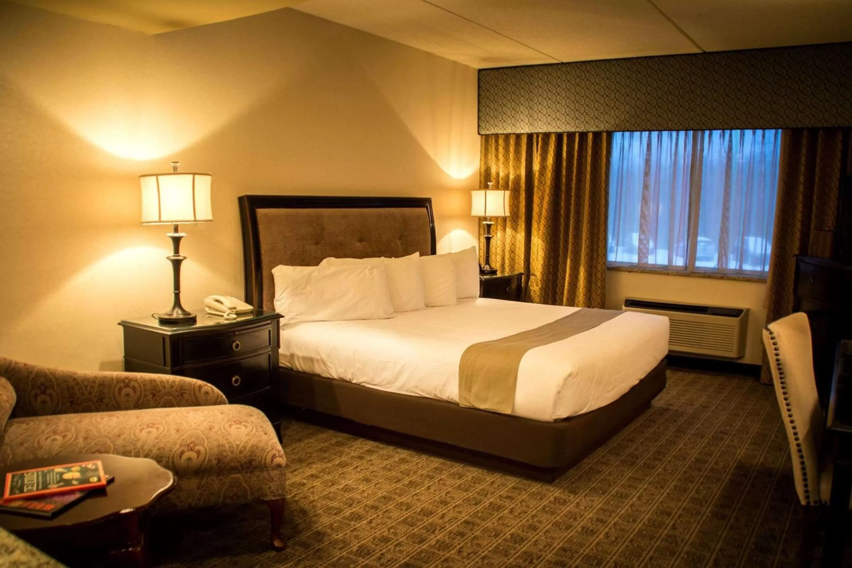 Photo of the whole room, Bed in Garden Place Hotel