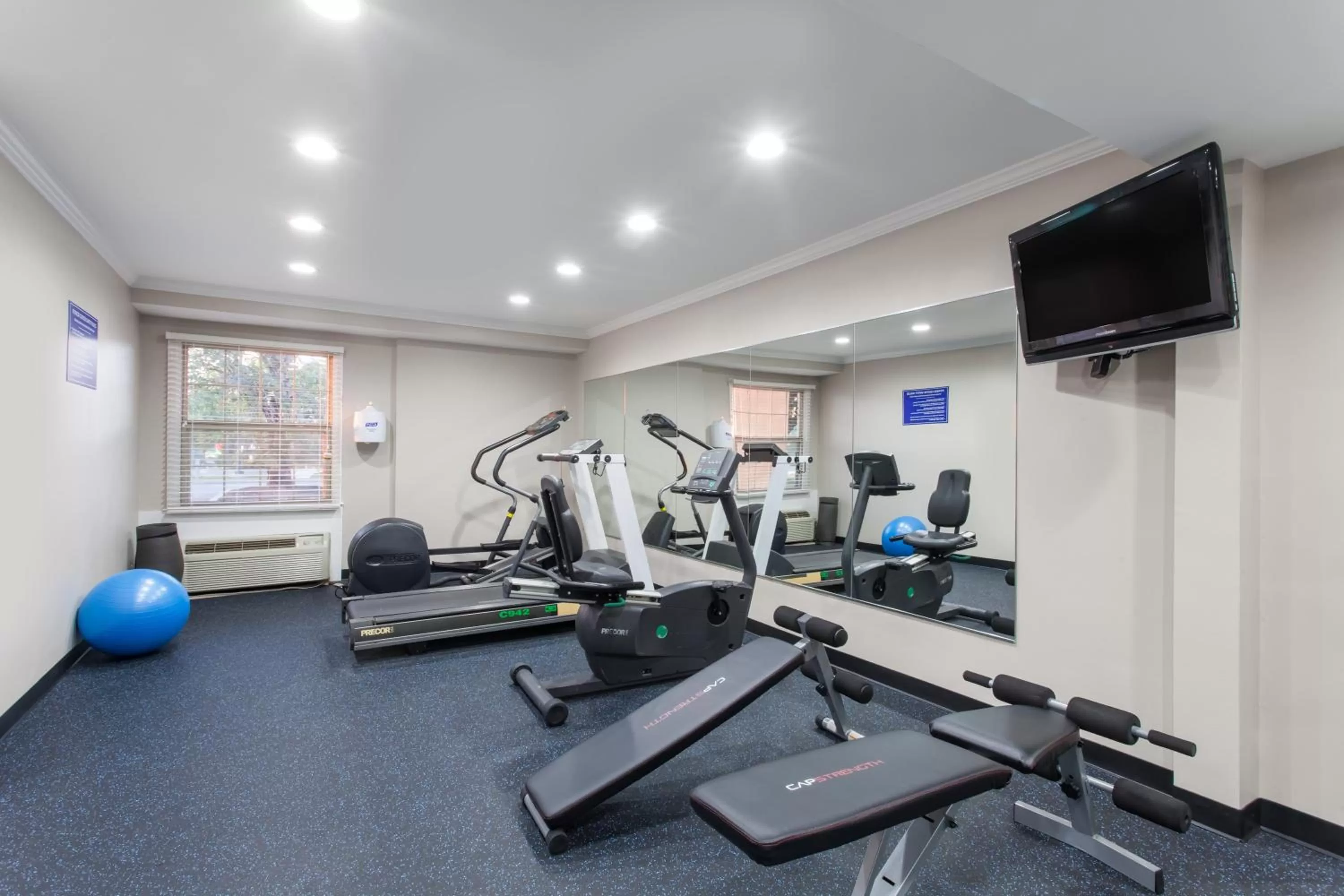 Fitness centre/facilities in Days Inn by Wyndham Wilmington Brandywine