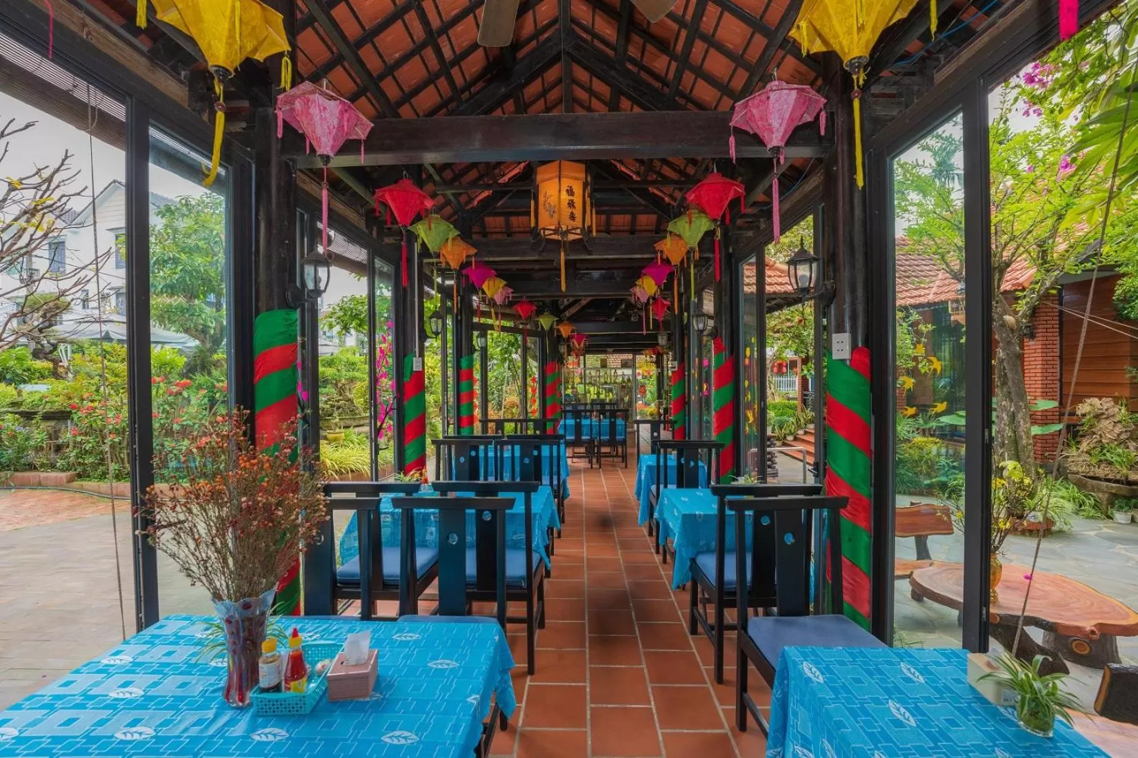 Restaurant/places to eat in Betel Garden Villa