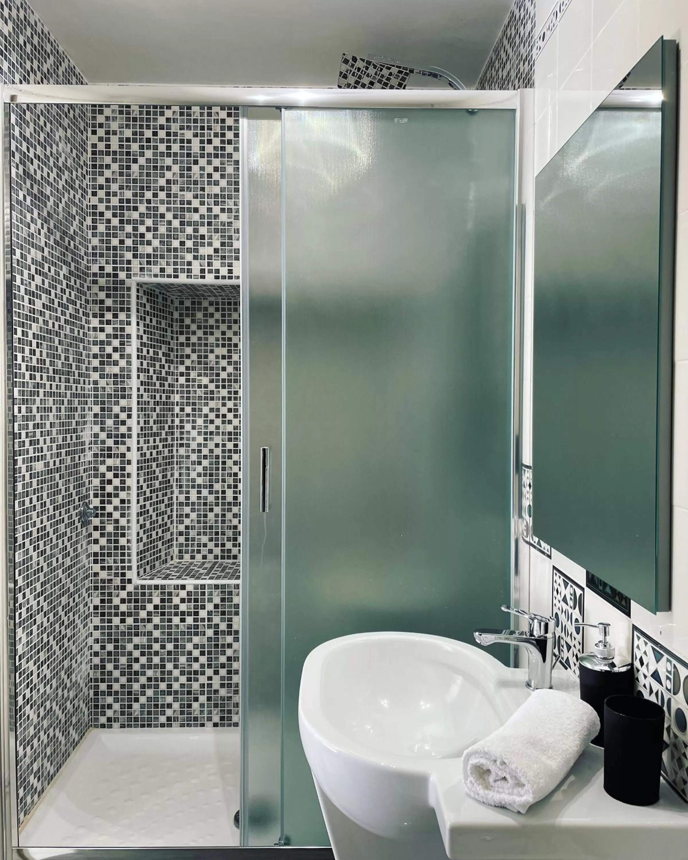 Shower in Pit stop Ciampino Station