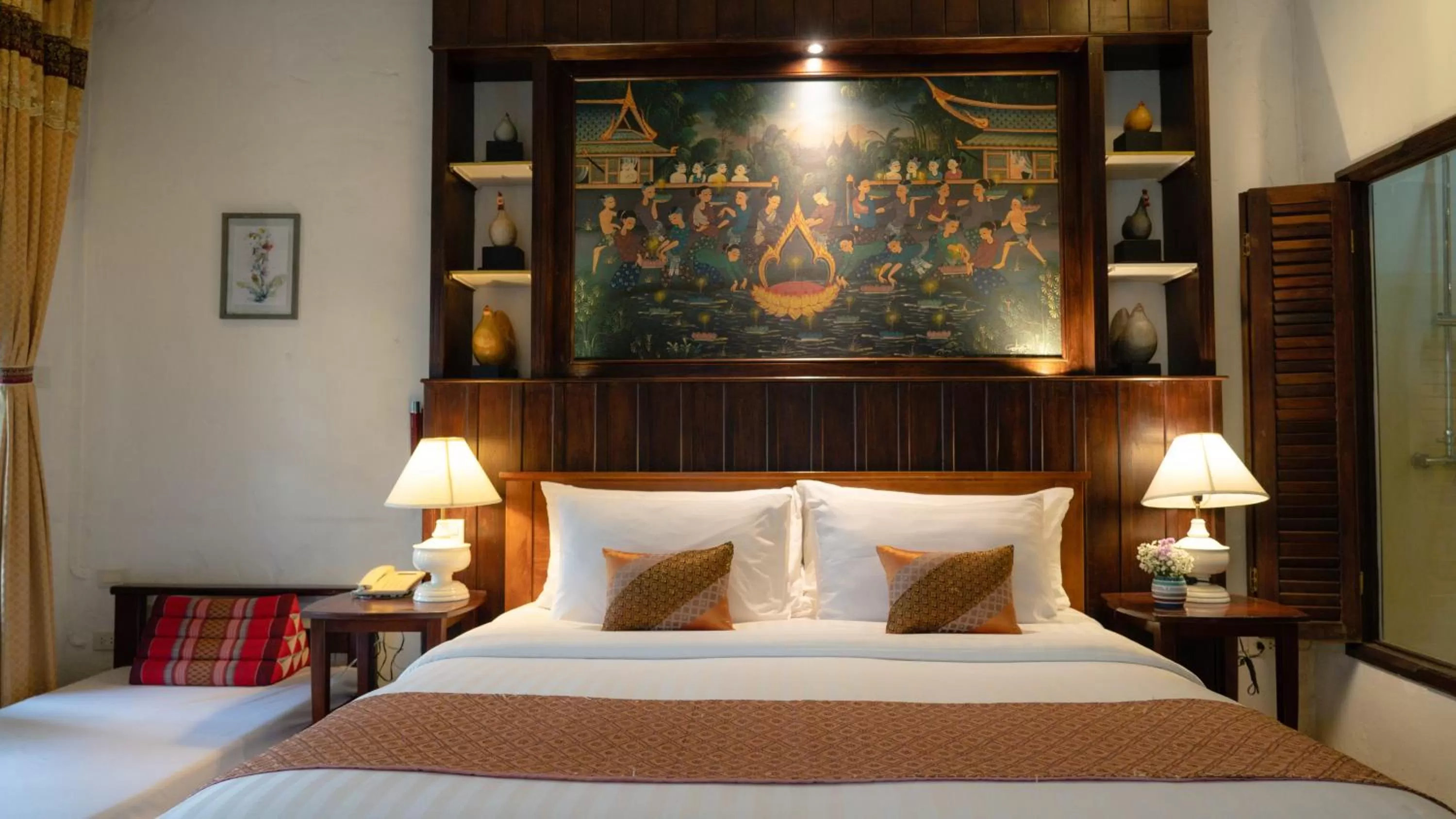 Bed in Cheva Gallery Boutique Hotel