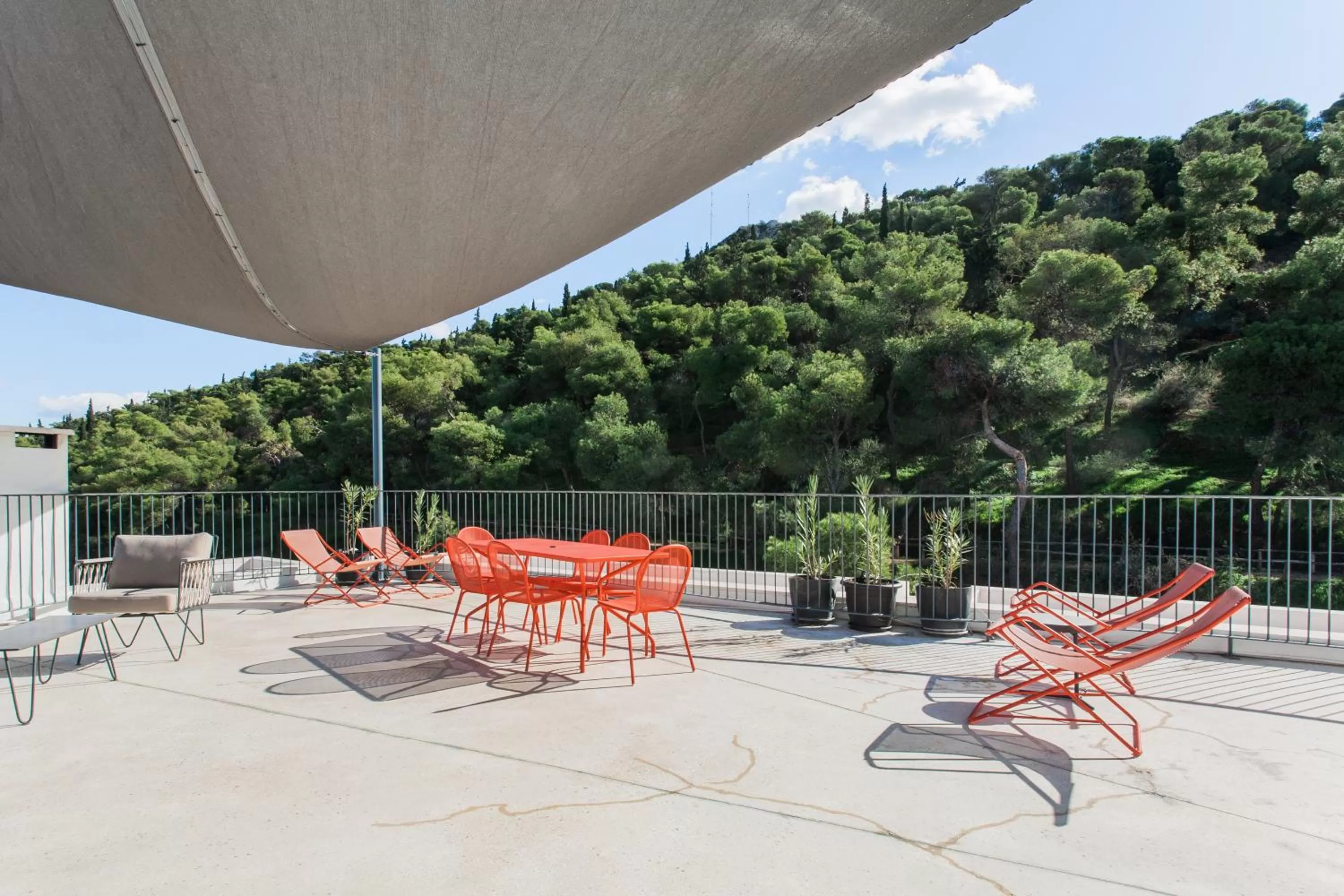 Balcony/Terrace, Restaurant/Places to Eat in ZOIA The Hill by UPSTREET