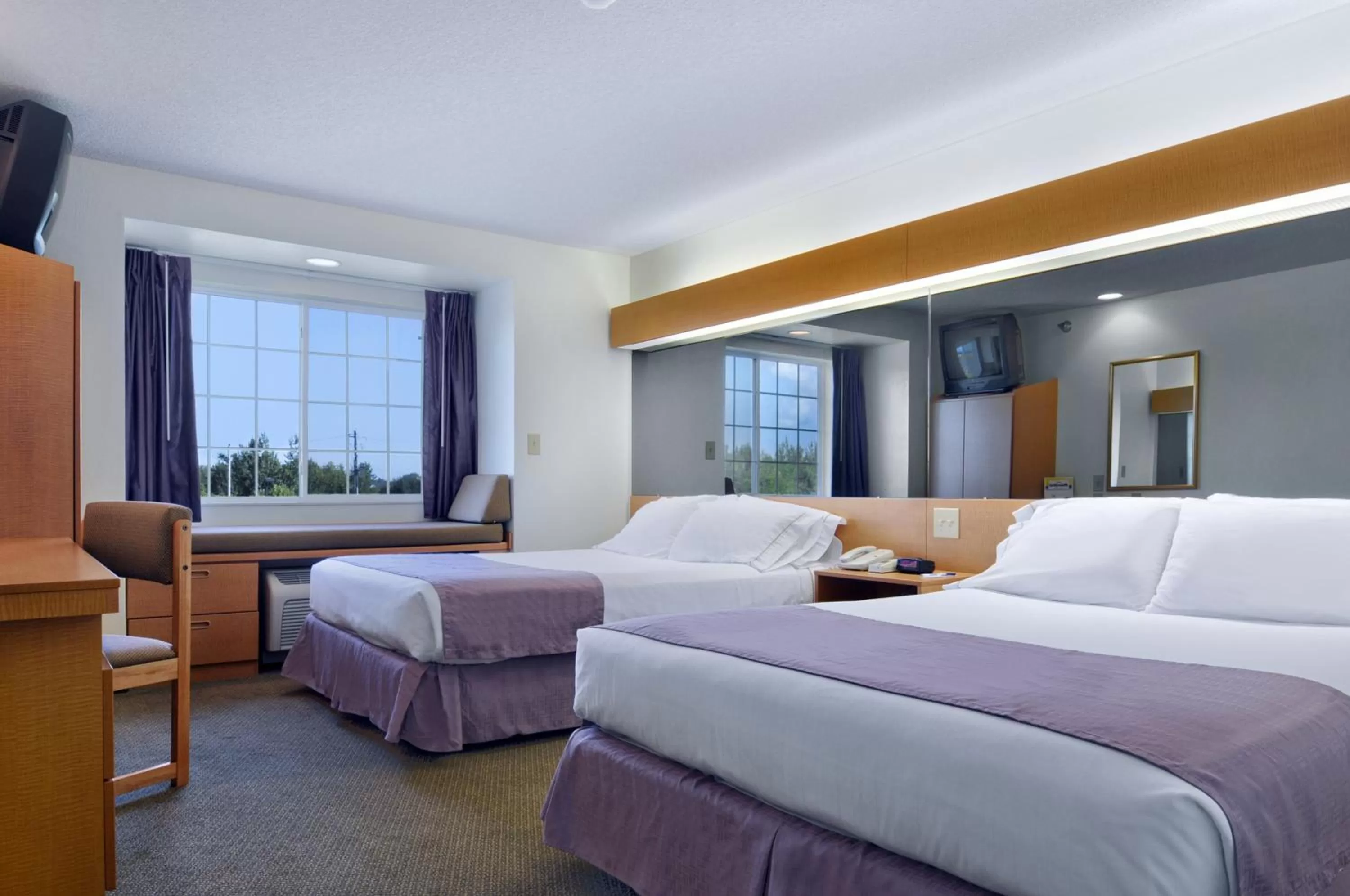 Photo of the whole room, Bed in Microtel Inn & Suites by Wyndham Plattsburgh