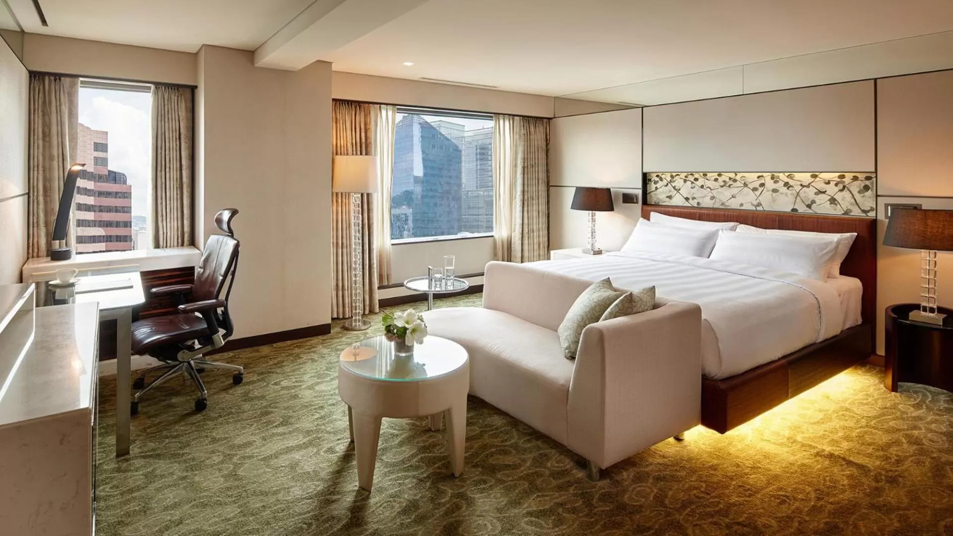 Bed in Lotte Hotel Seoul
