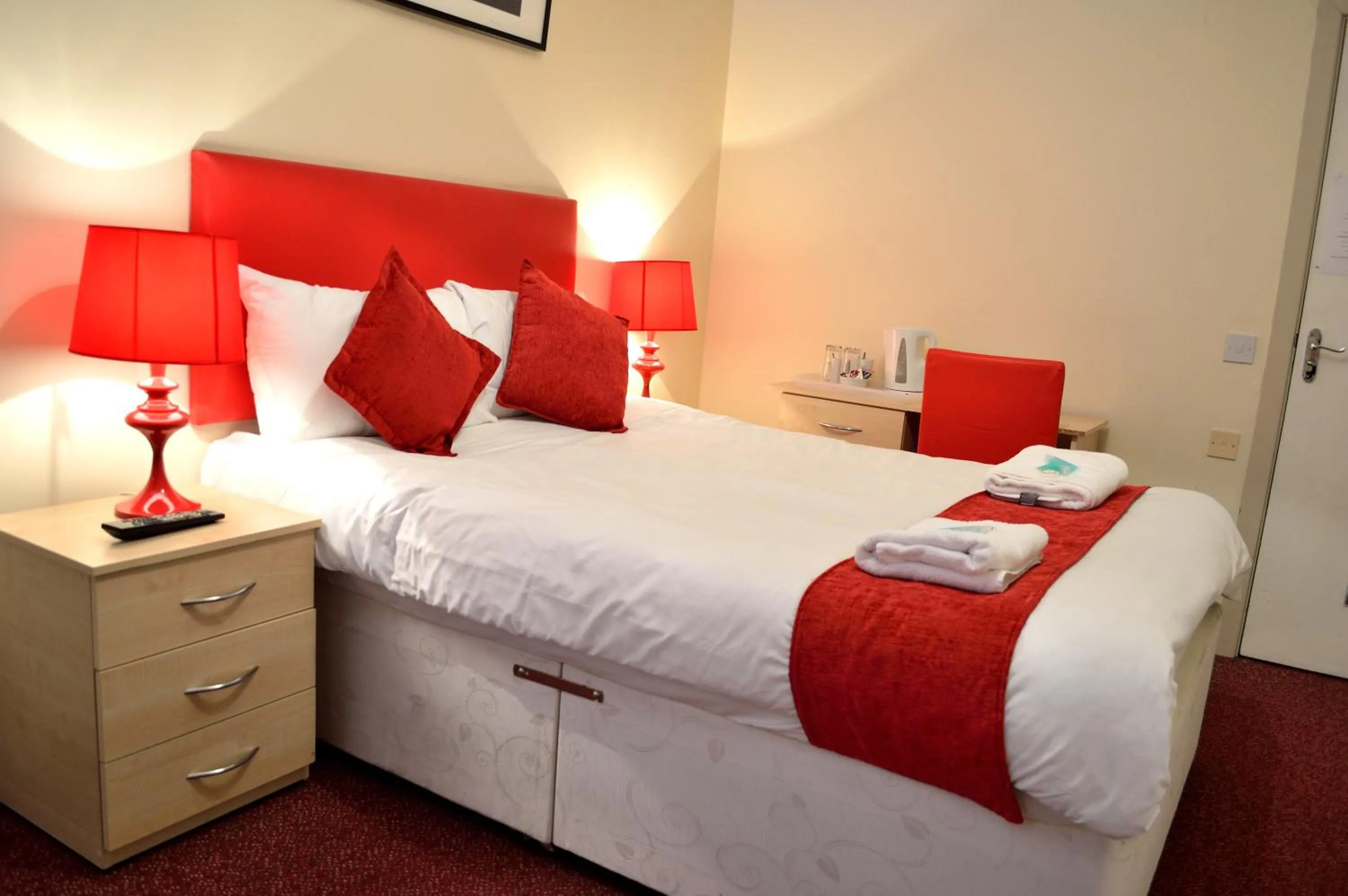 Bedroom, Bed in Hotel Express Newcastle Gateshead