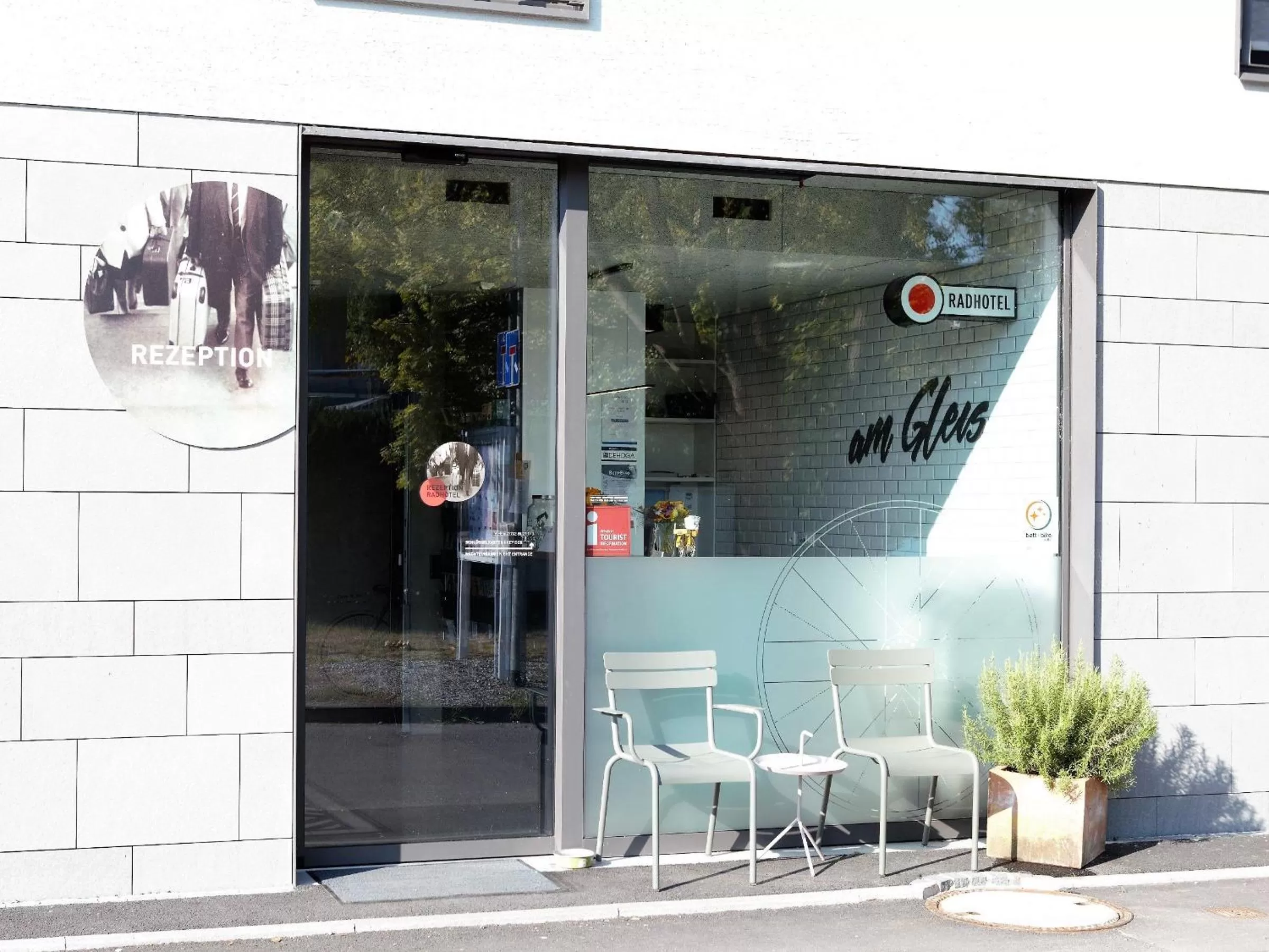 Property building in Radhotel am Gleis