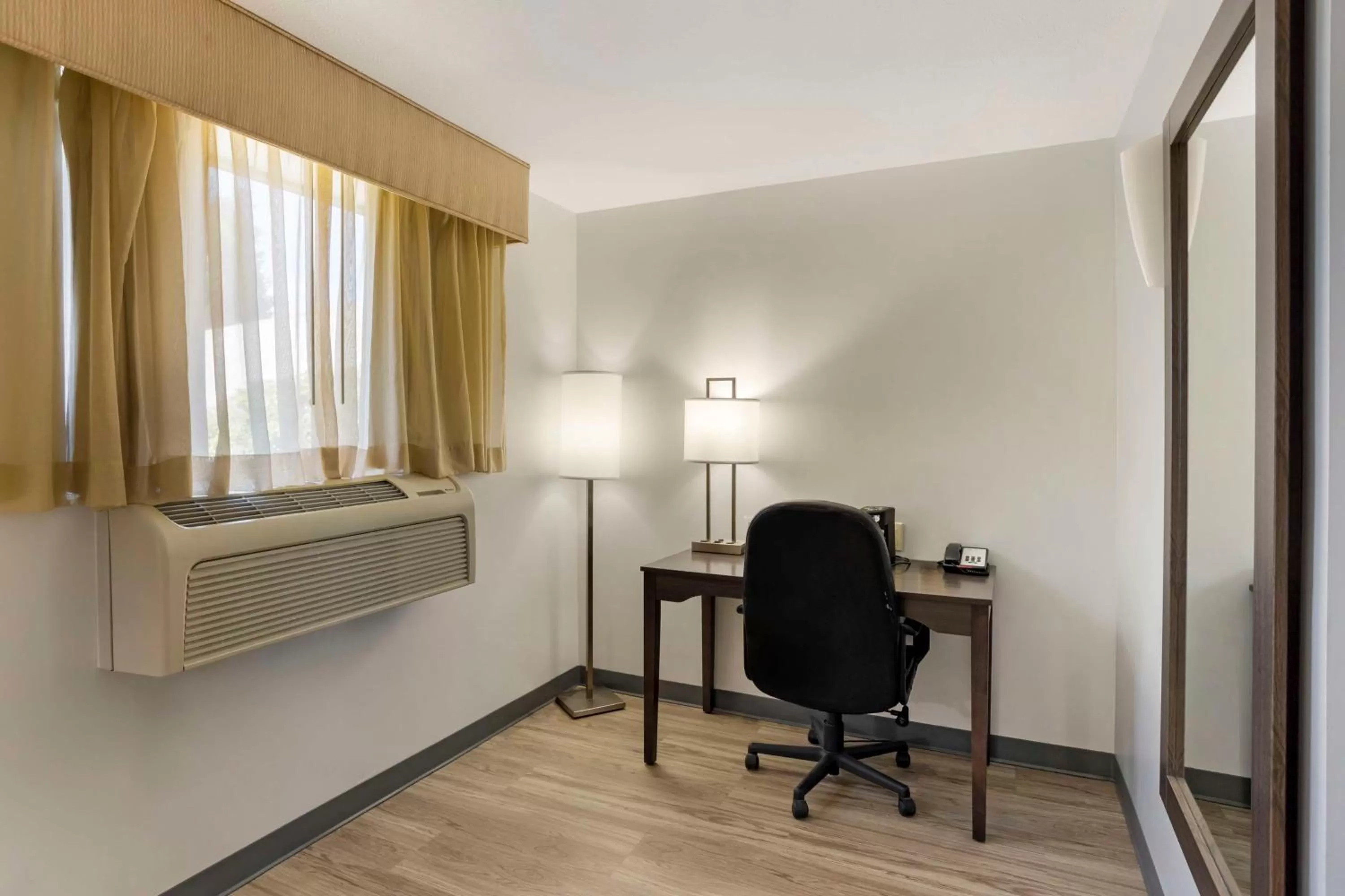 Bedroom in Best Western DuBois Hotel