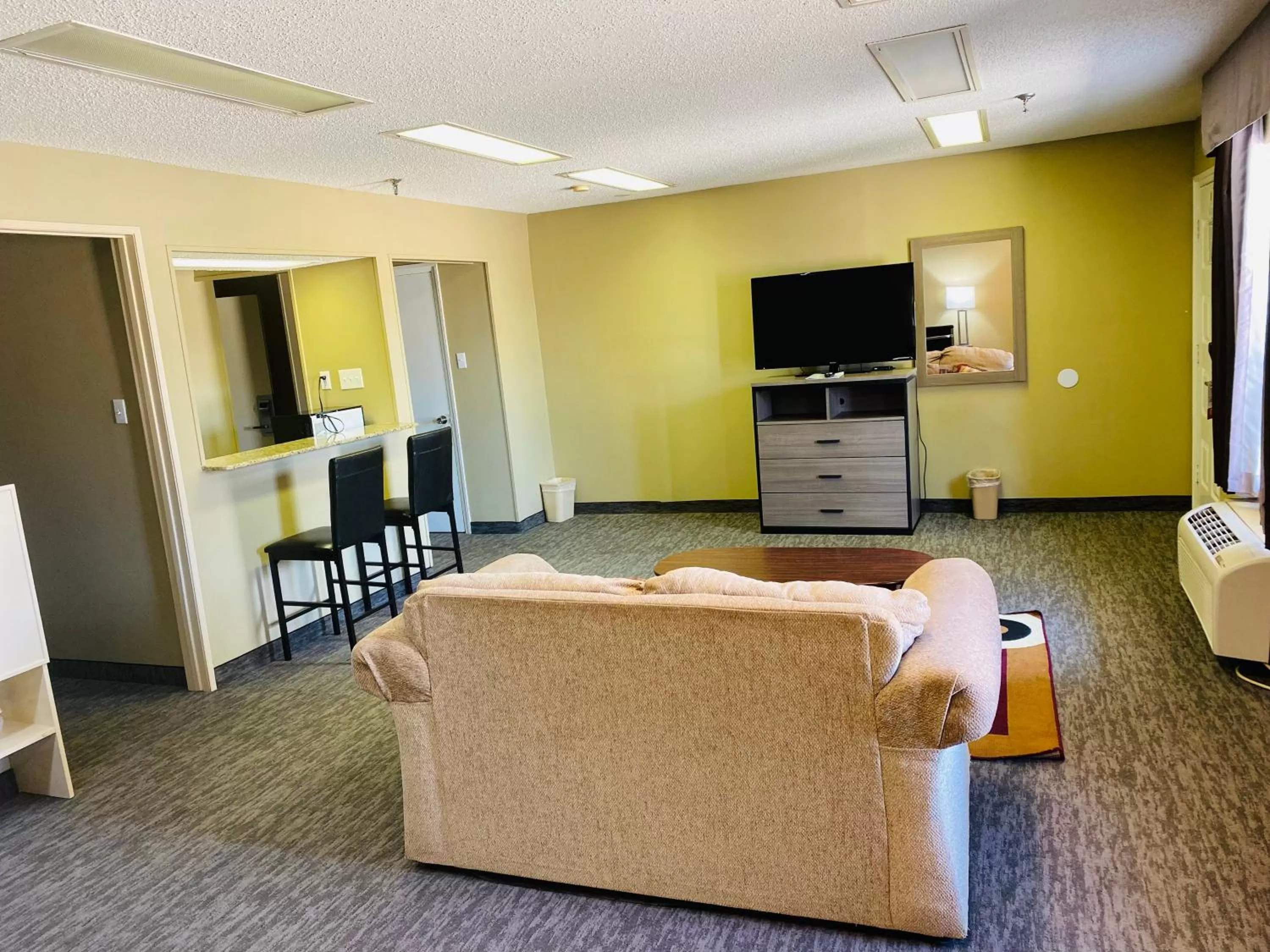 TV and multimedia in Super 8 by Wyndham New Iberia