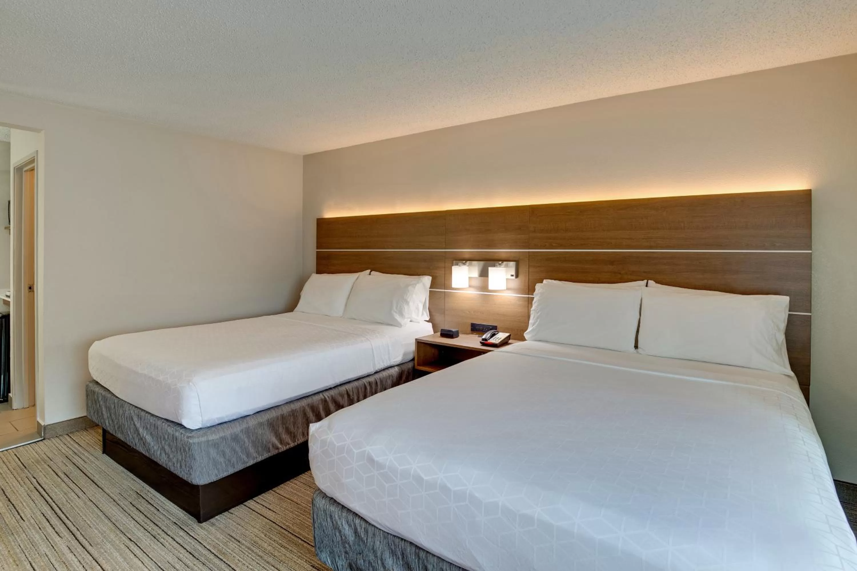 Photo of the whole room, Bed in Holiday Inn Express Nashville W-I40 by IHG