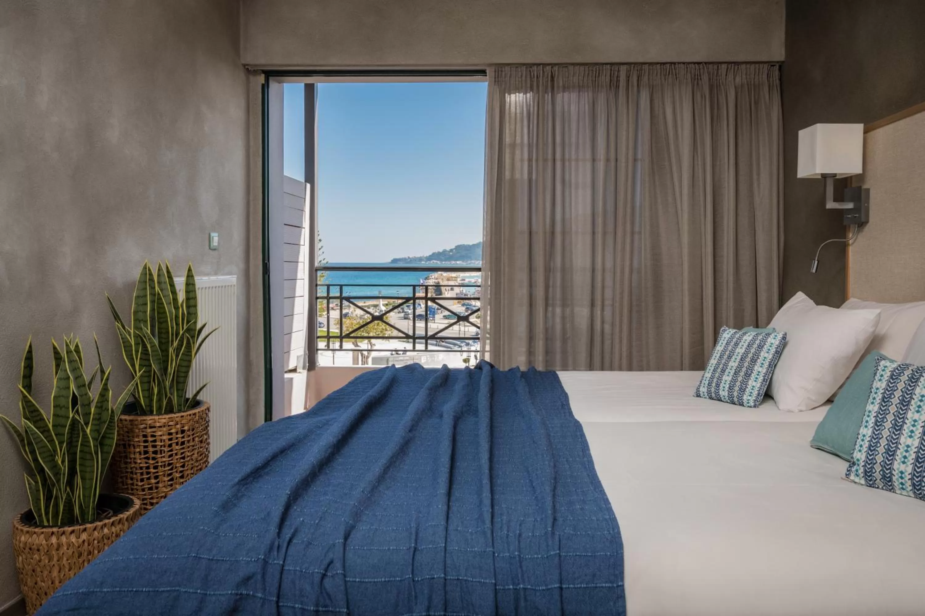 View (from property/room), Bed in Phoenix Hotel