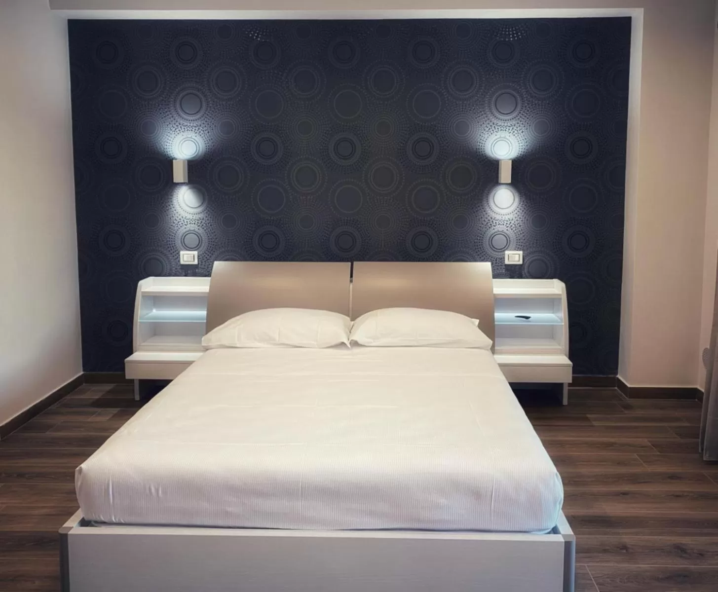 Bed in Lumarooms B&B