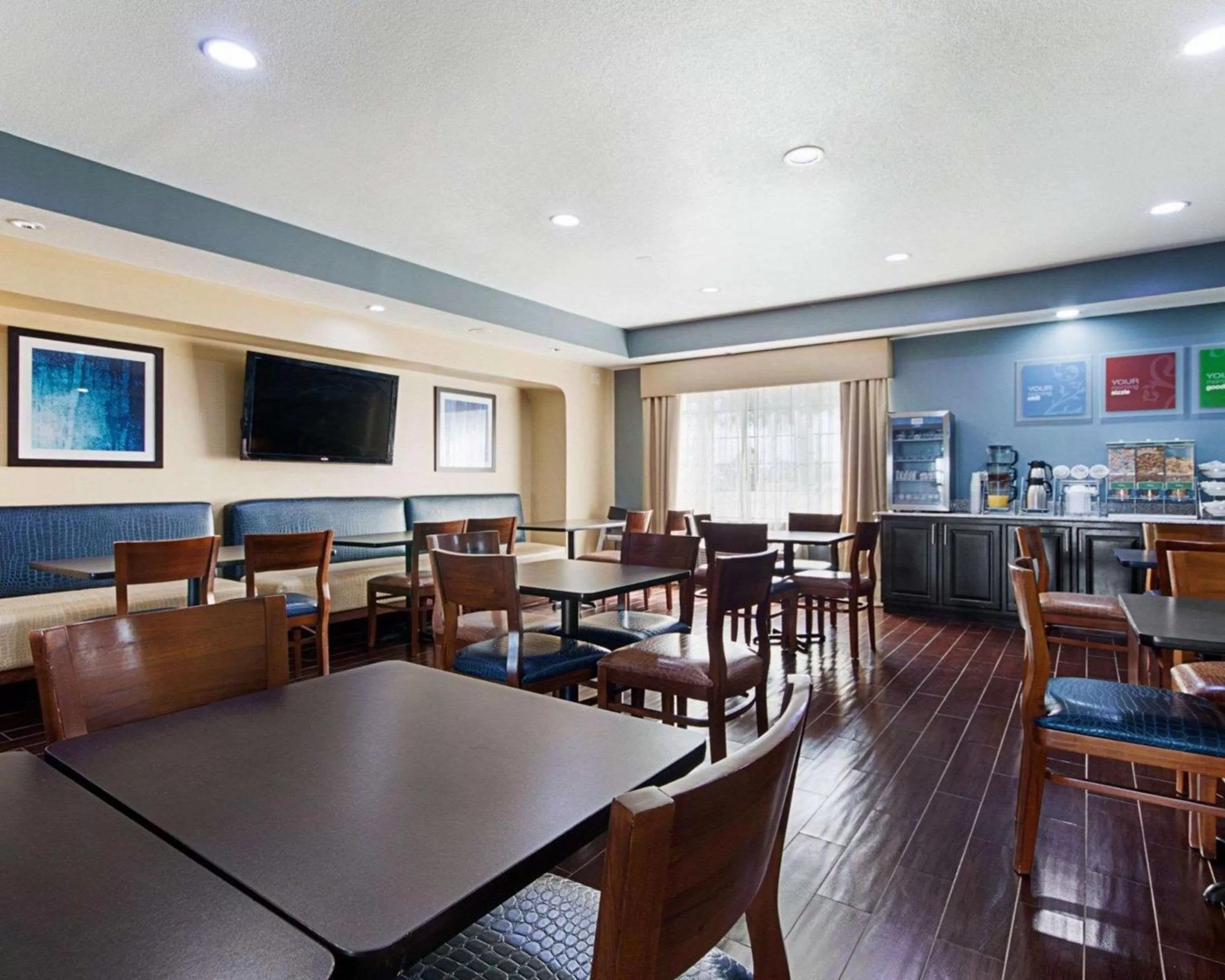 Restaurant/places to eat in Comfort Suites Lake Ray Hubbard