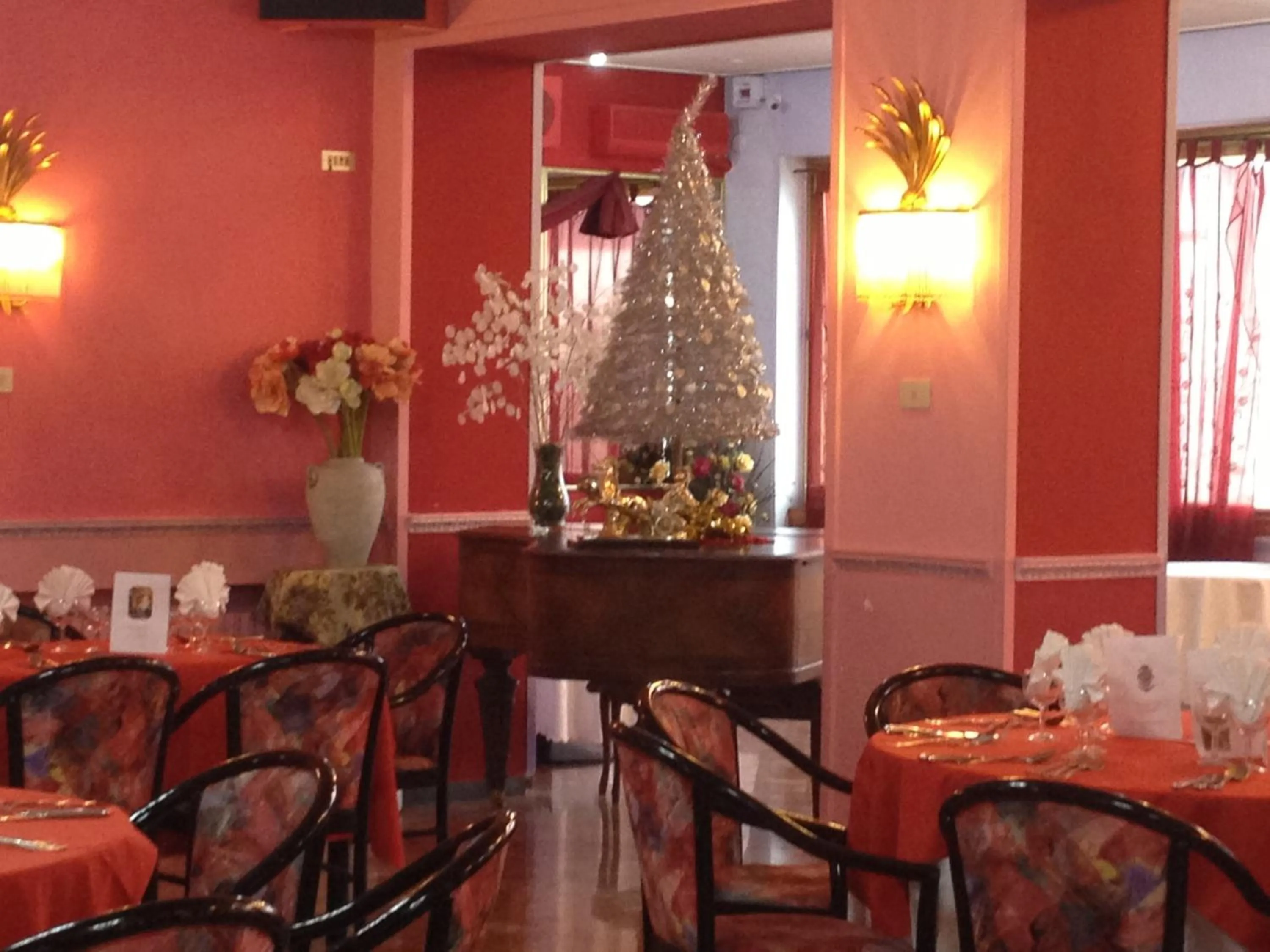 Restaurant/places to eat in Grande Albergo Abruzzo