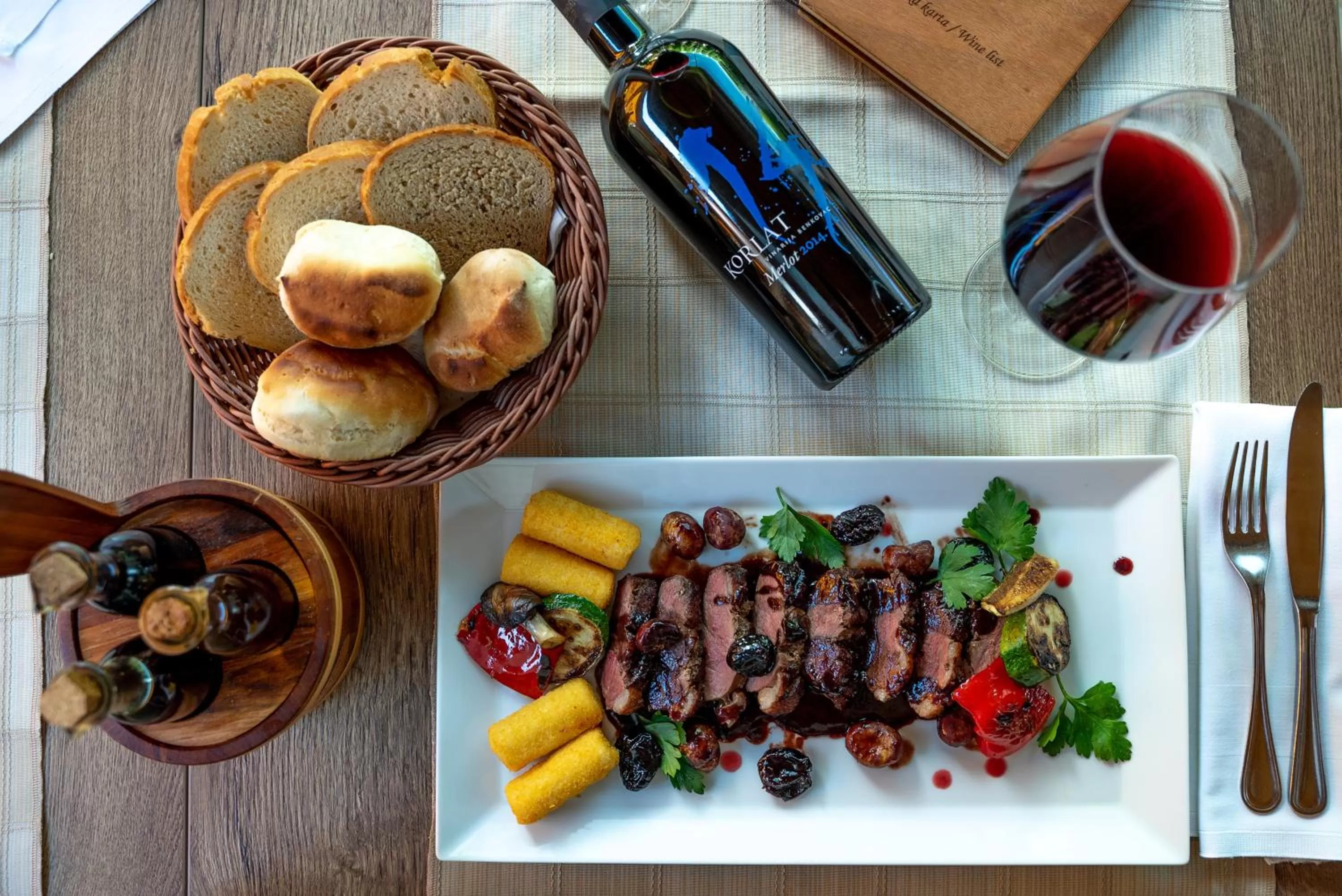 Restaurant/places to eat in Hotel Mirjana & Rastoke