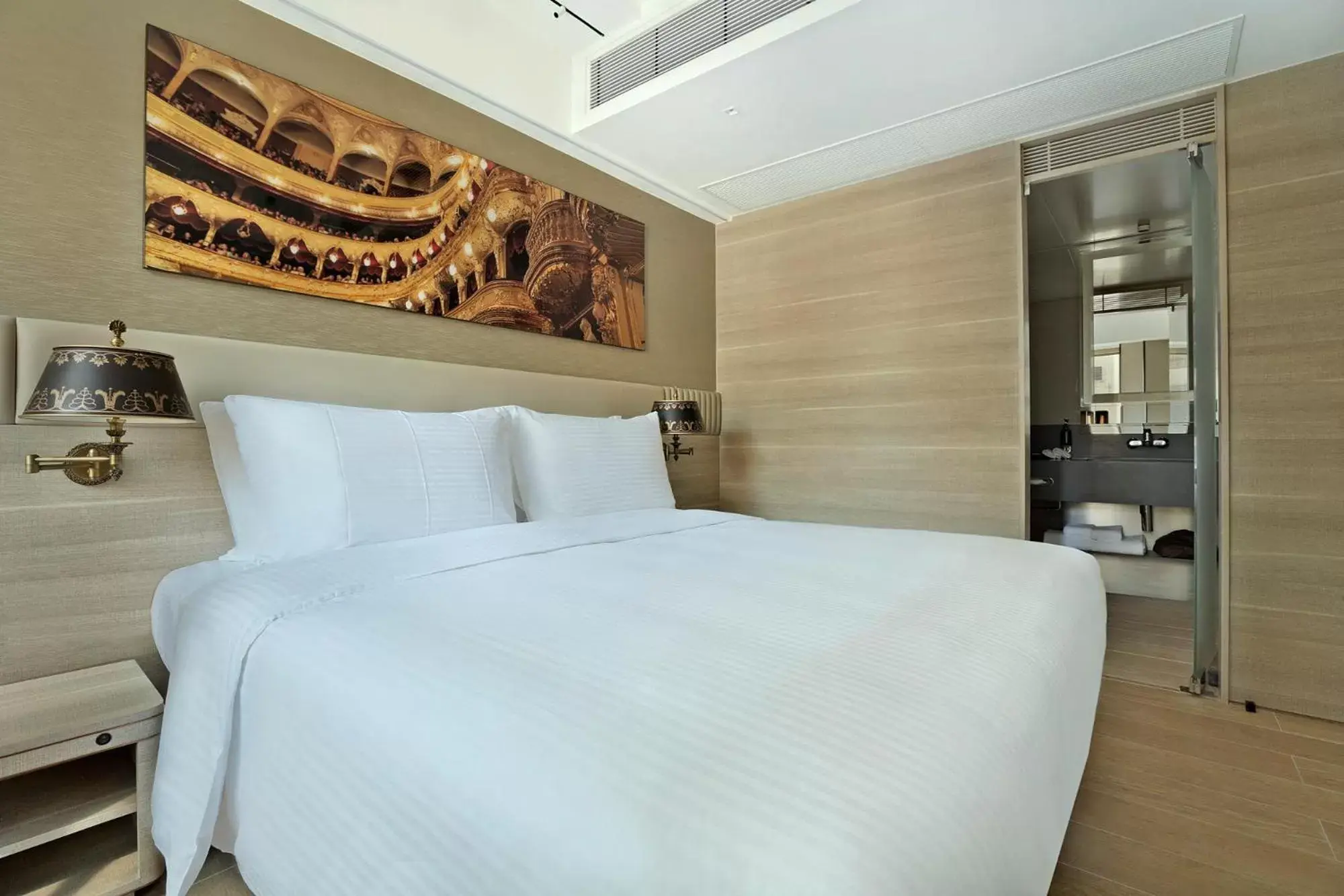 Alex Queen Suite in Hotel Alexandra Alex Queen Suite in Hotel Alexandra