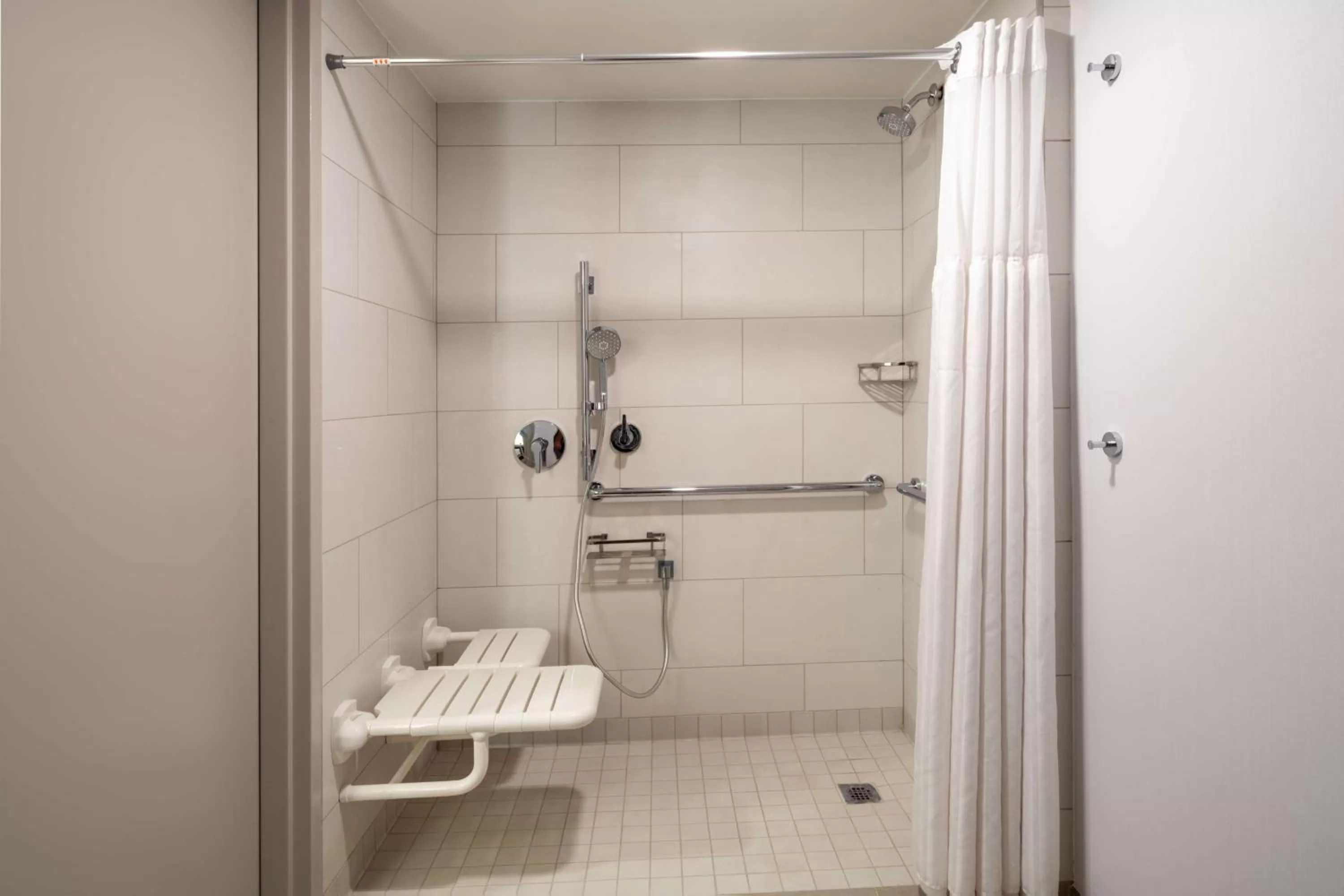 Bathroom in Hilton Garden Inn Jacksonville Ponte Vedra Sawgrass