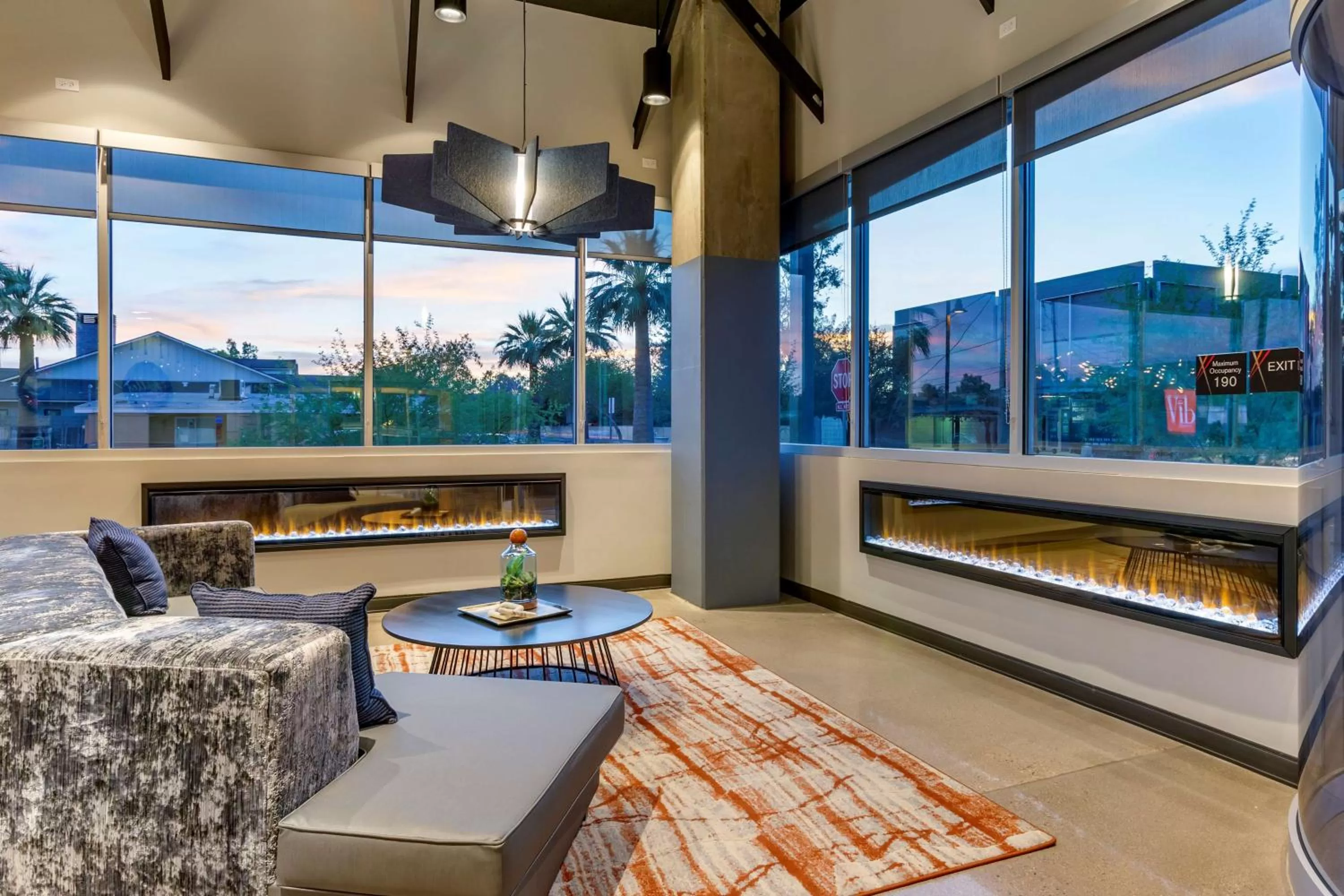 Lobby or reception in Vīb Hotel by Best Western Phoenix - Tempe