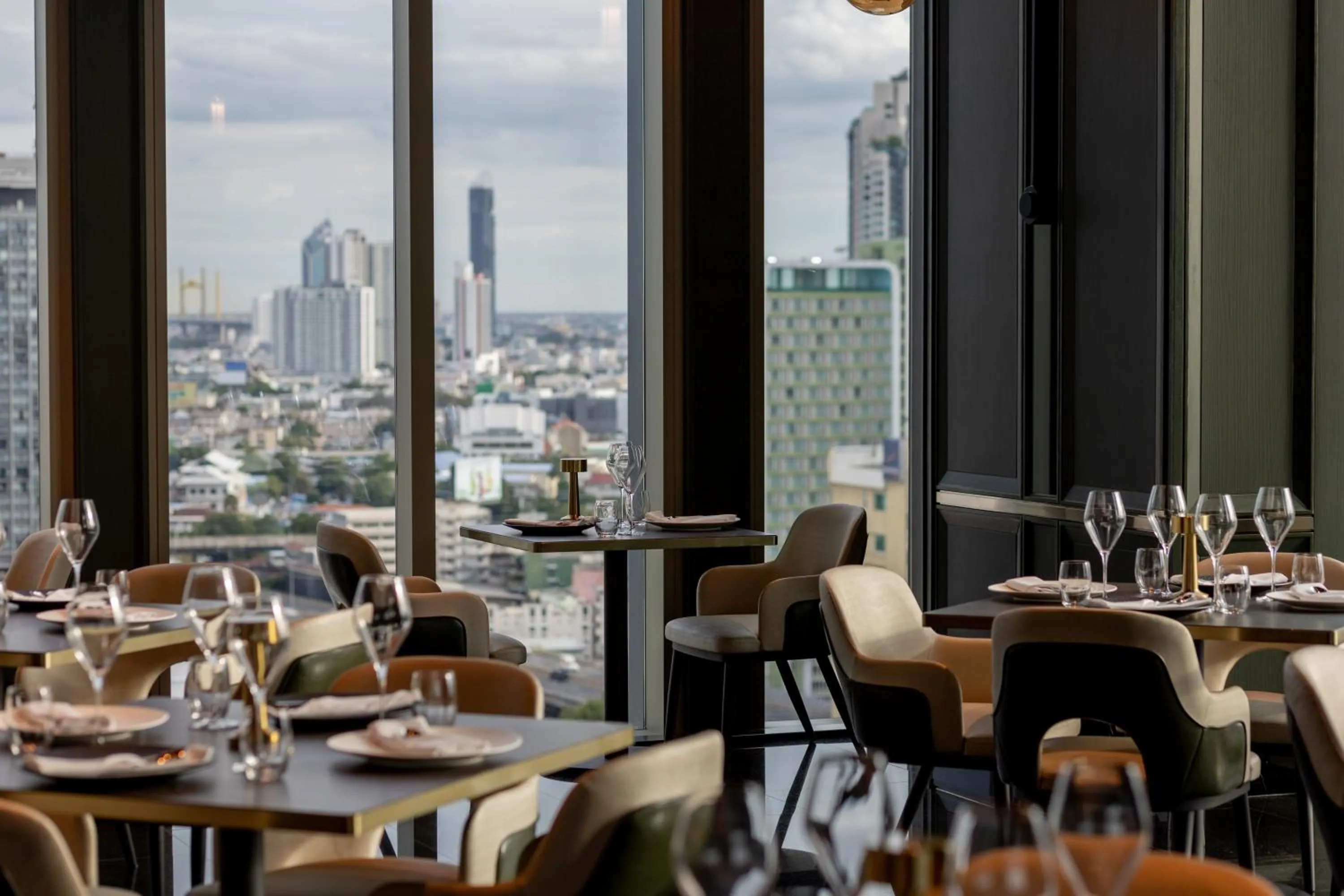 Restaurant/places to eat in Grande Centre Point Surawong Bangkok