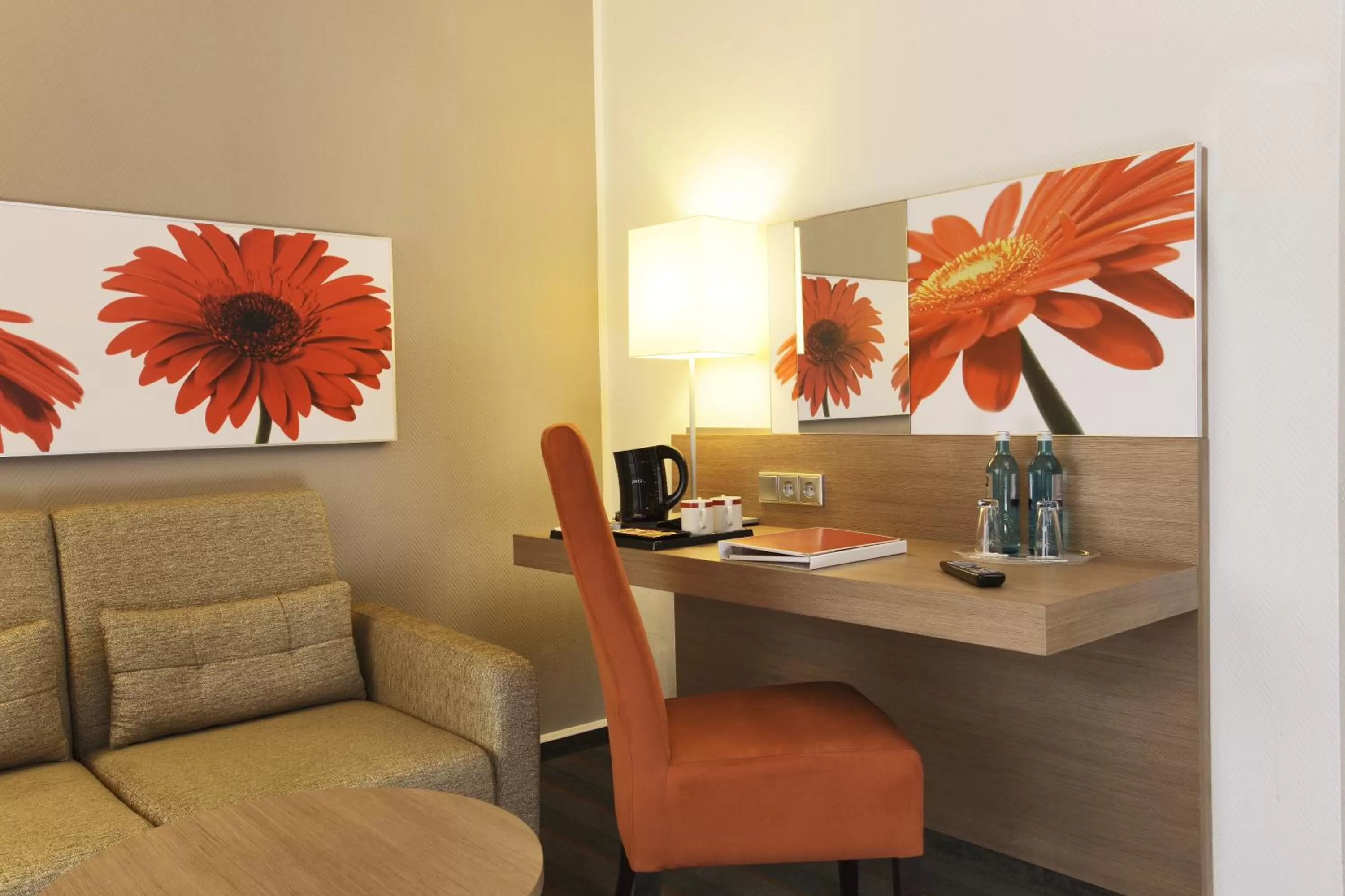 Staff in SOALTEE Hotel by Trip Inn Frankfurt Messe Tagungshotel