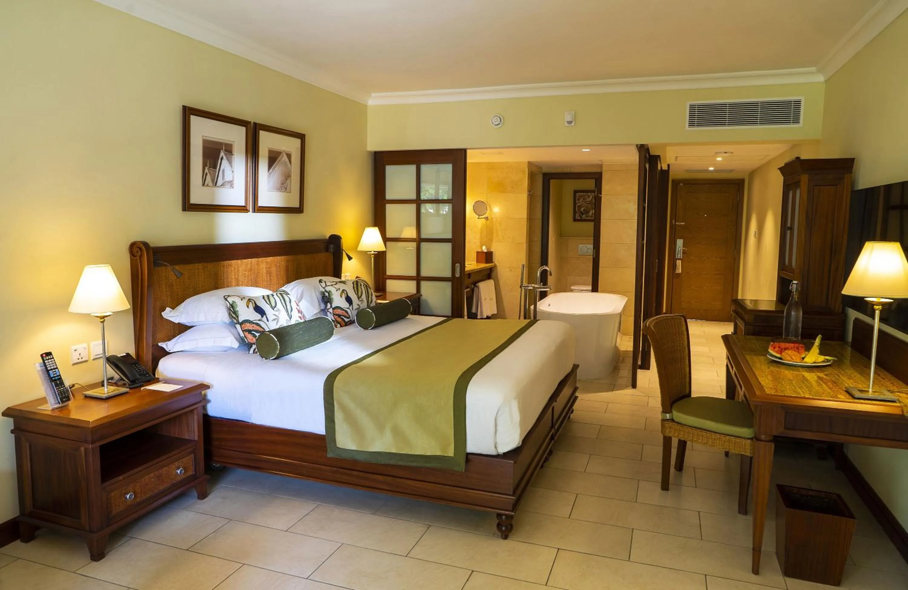 Bedroom, Bed in Maritim Resort & Spa Mauritius