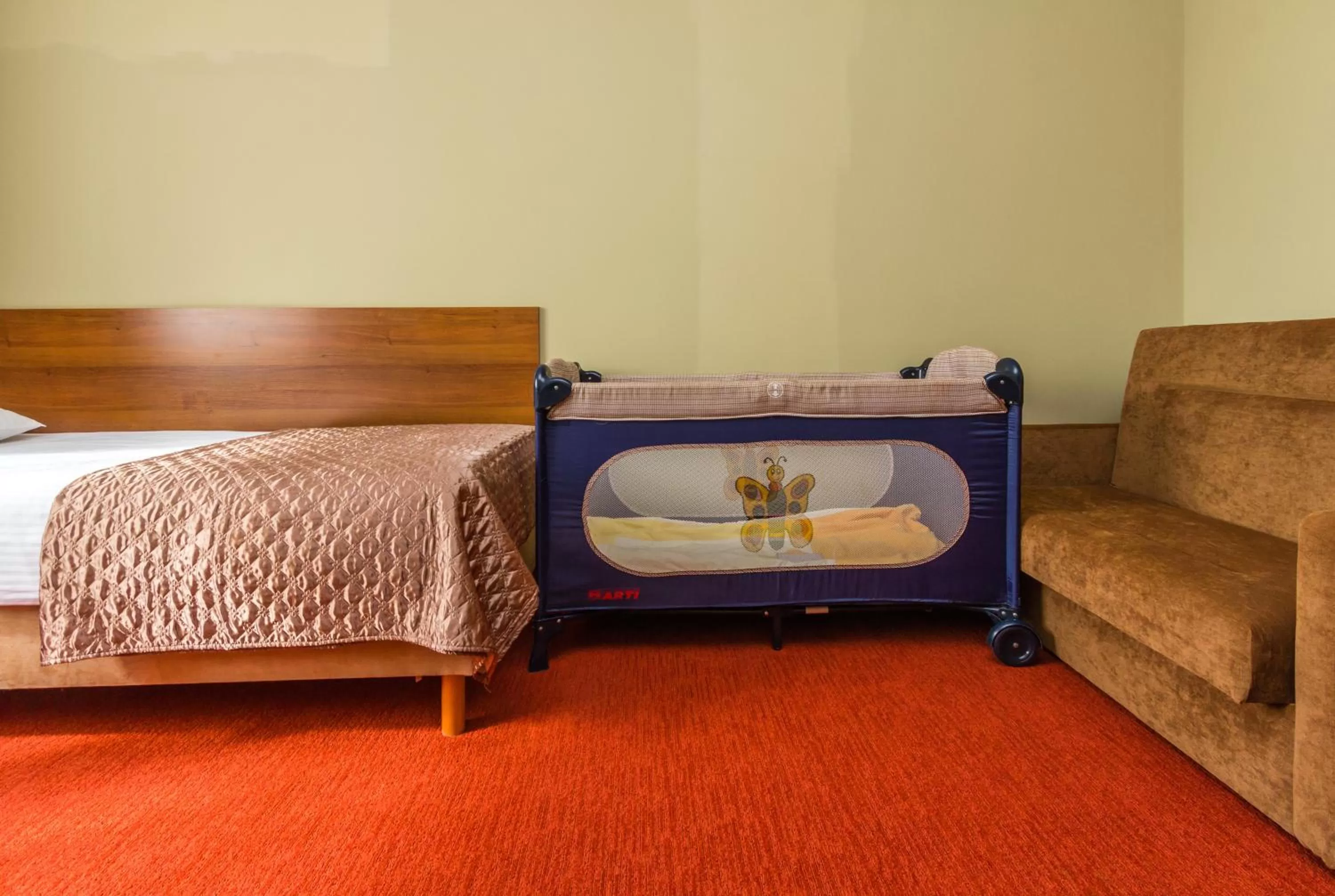 cot, Bed in Folwark Żuławski