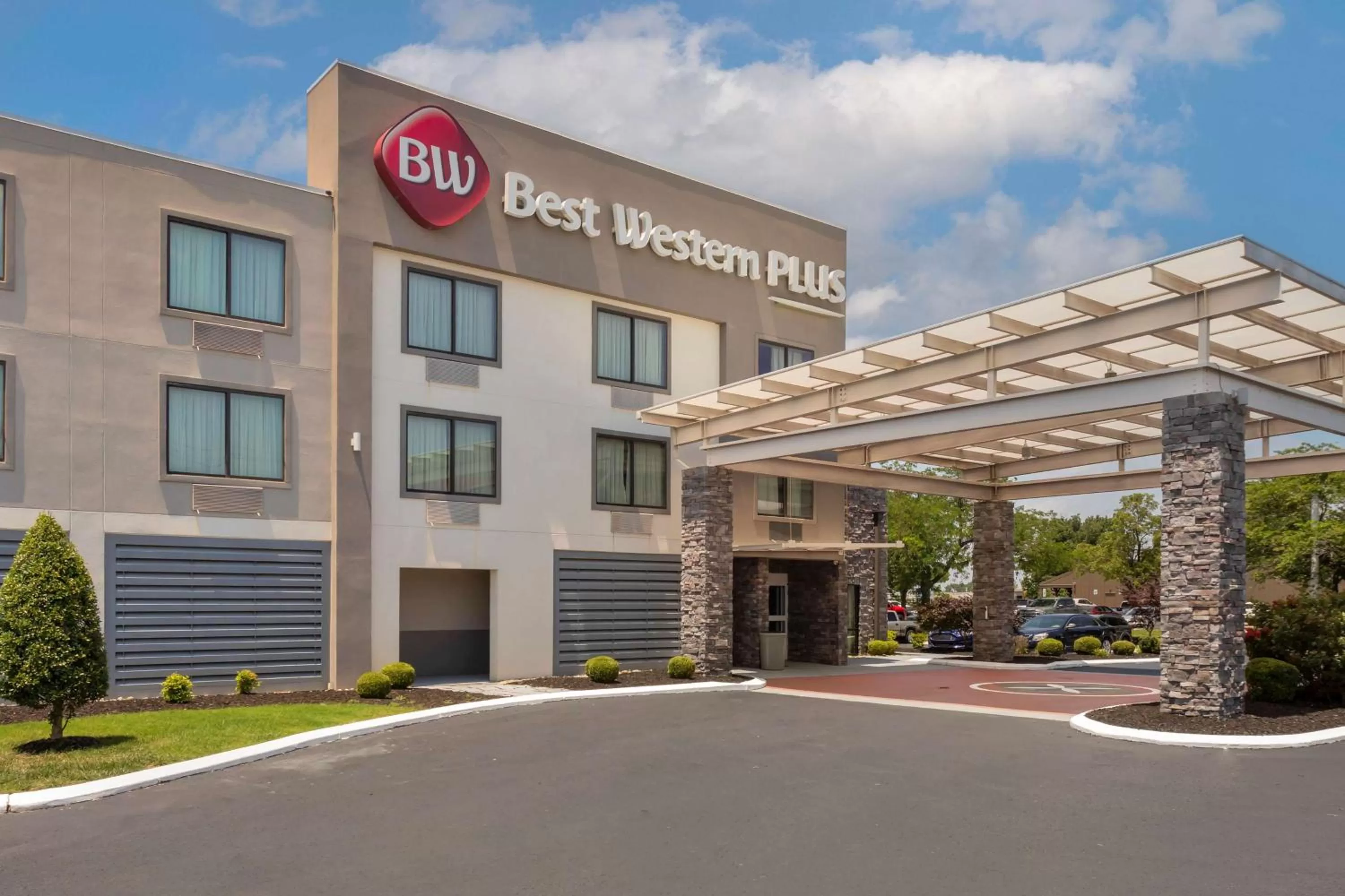 Property building in Best Western Plus Bowling Green