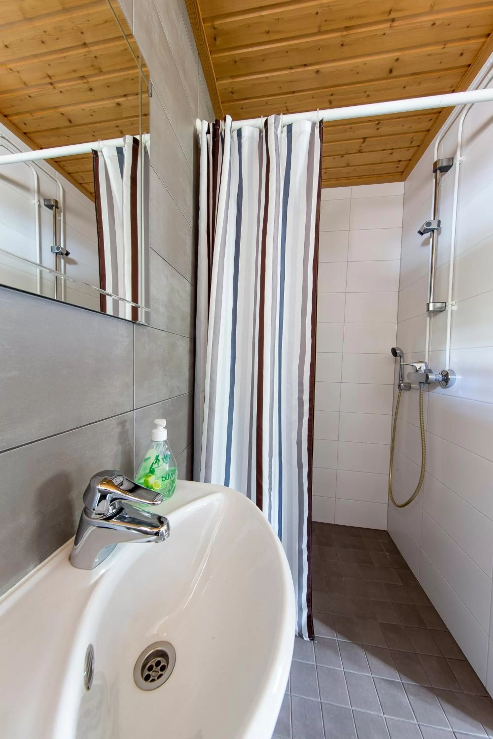 Shower in Santalahti Resort Cottages & Villas