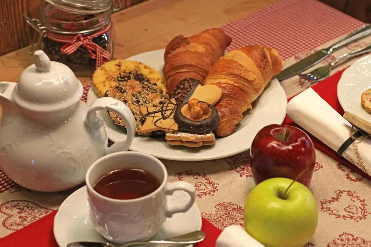 Food and drinks in Garnì Ladin