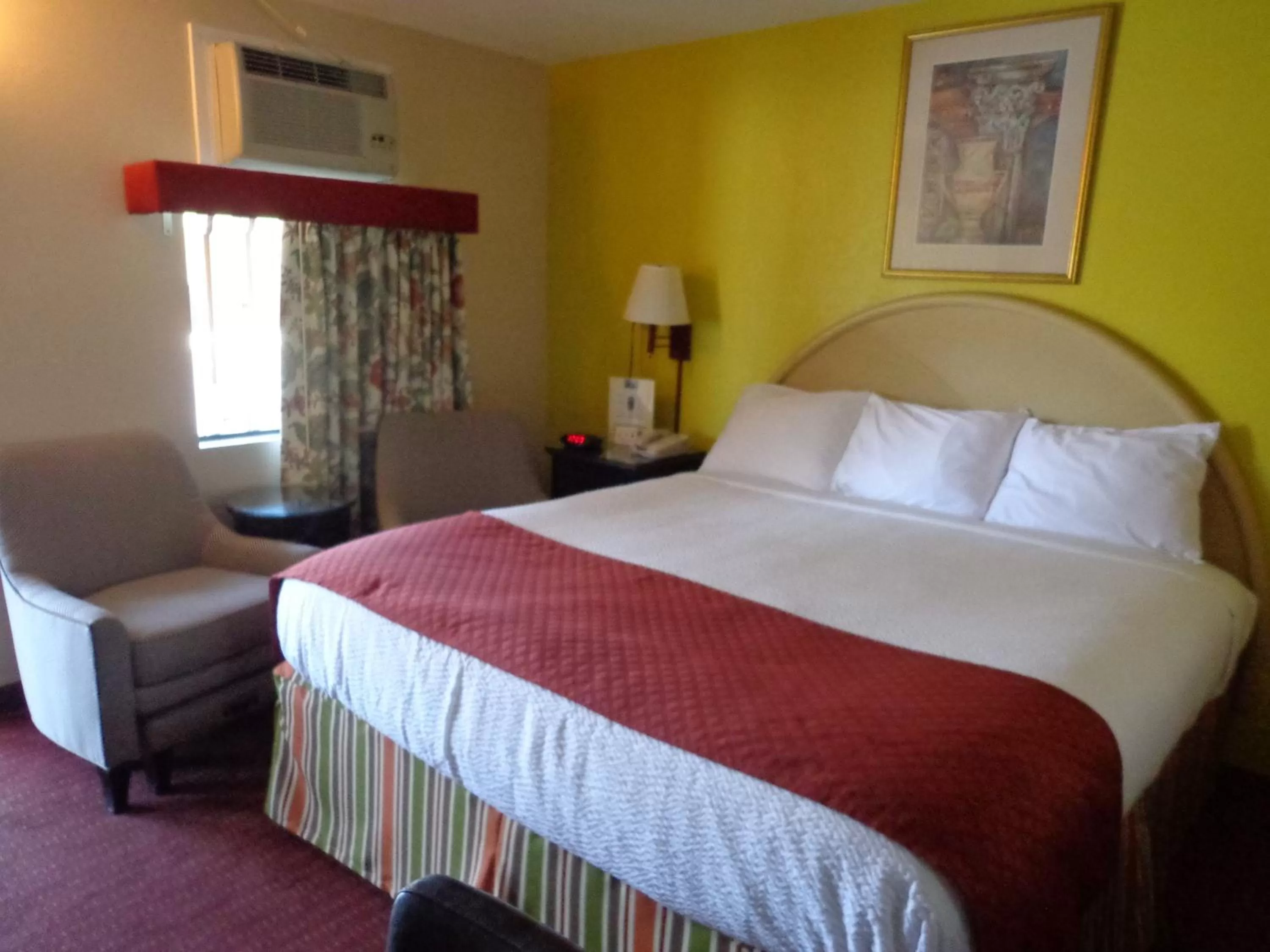 Bedroom, Bed in Economy Inn Express Warren