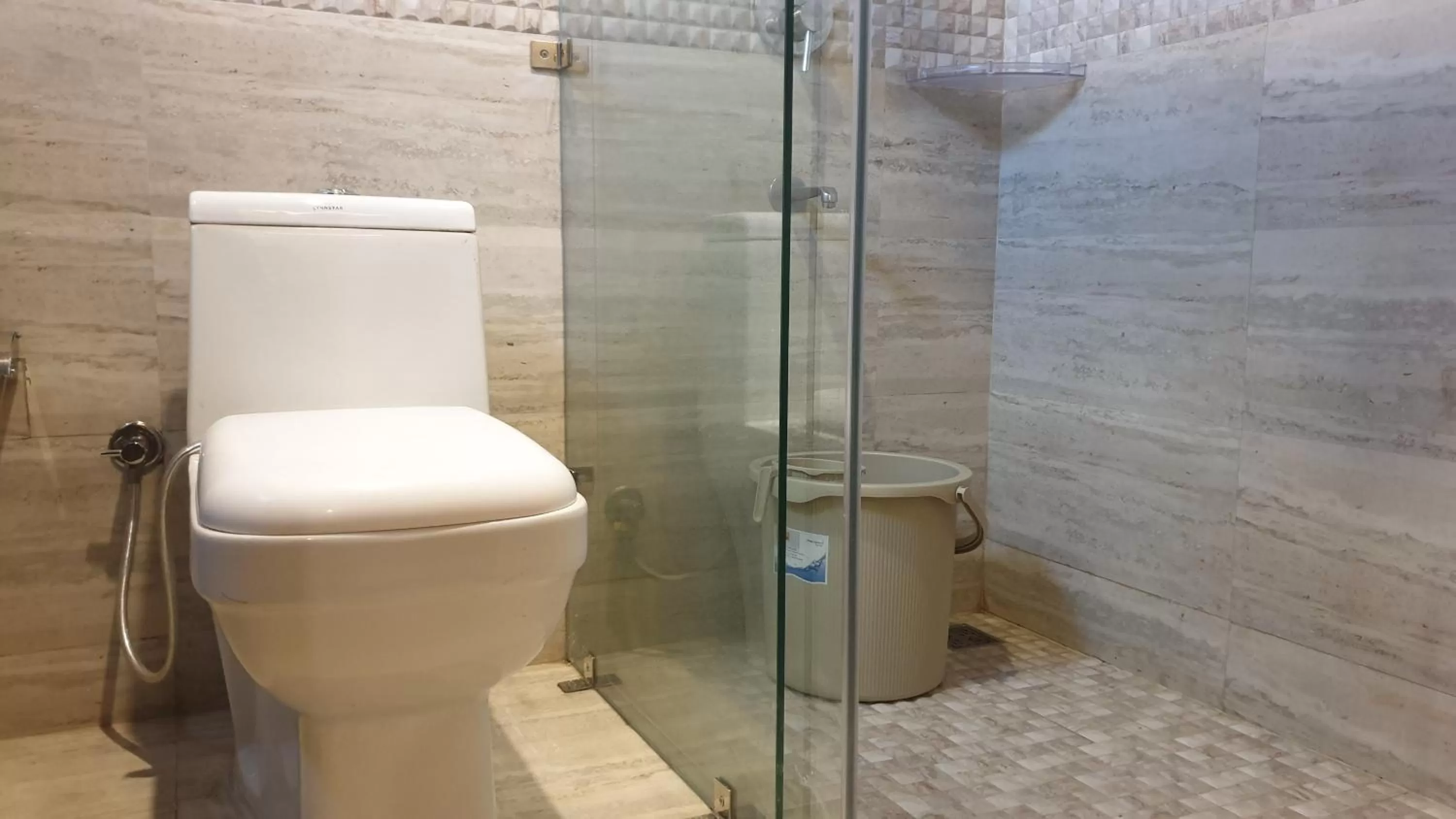 Bathroom in Maple Leaf Hotel