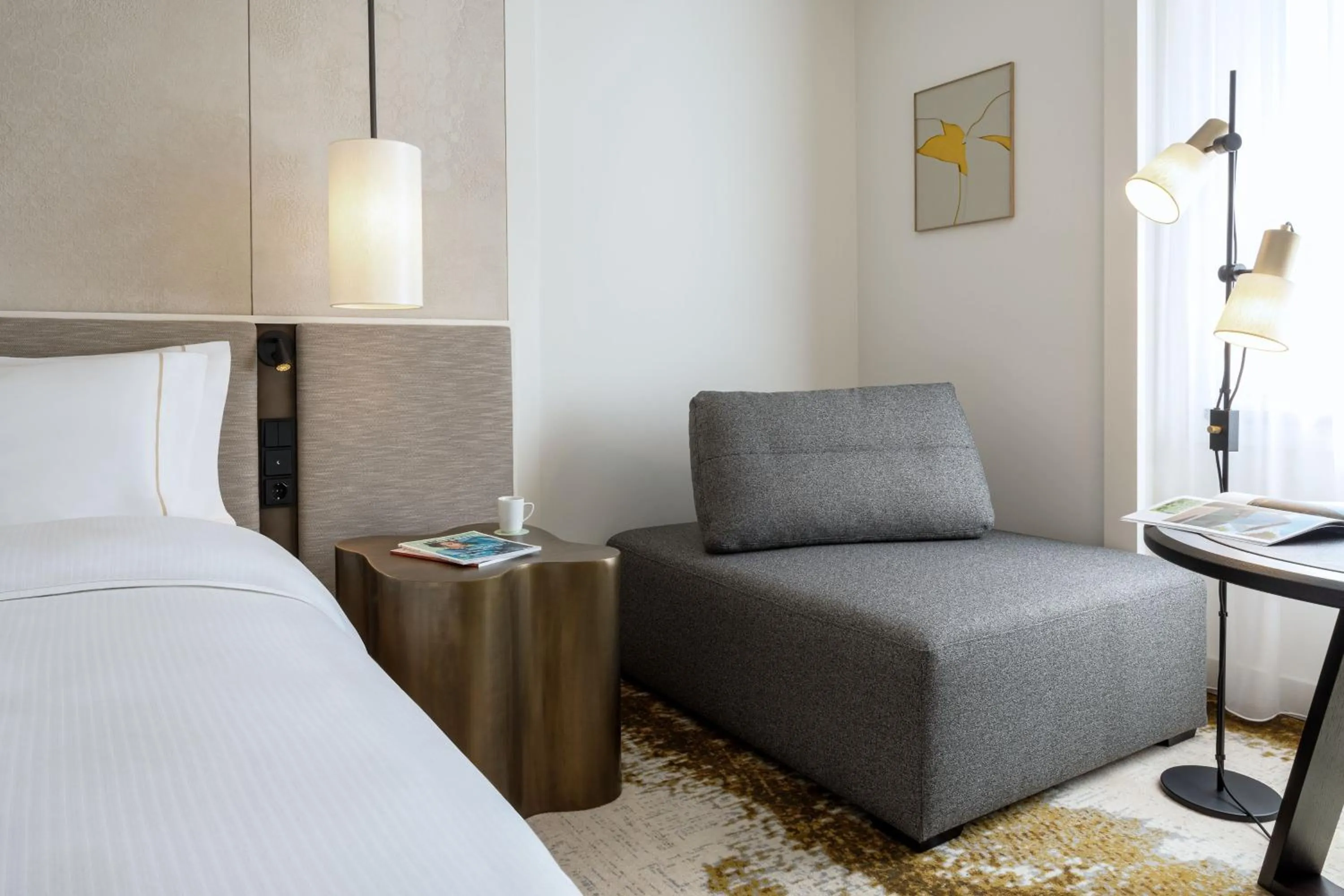 Photo of the whole room, Bed in The Westin Grand Frankfurt