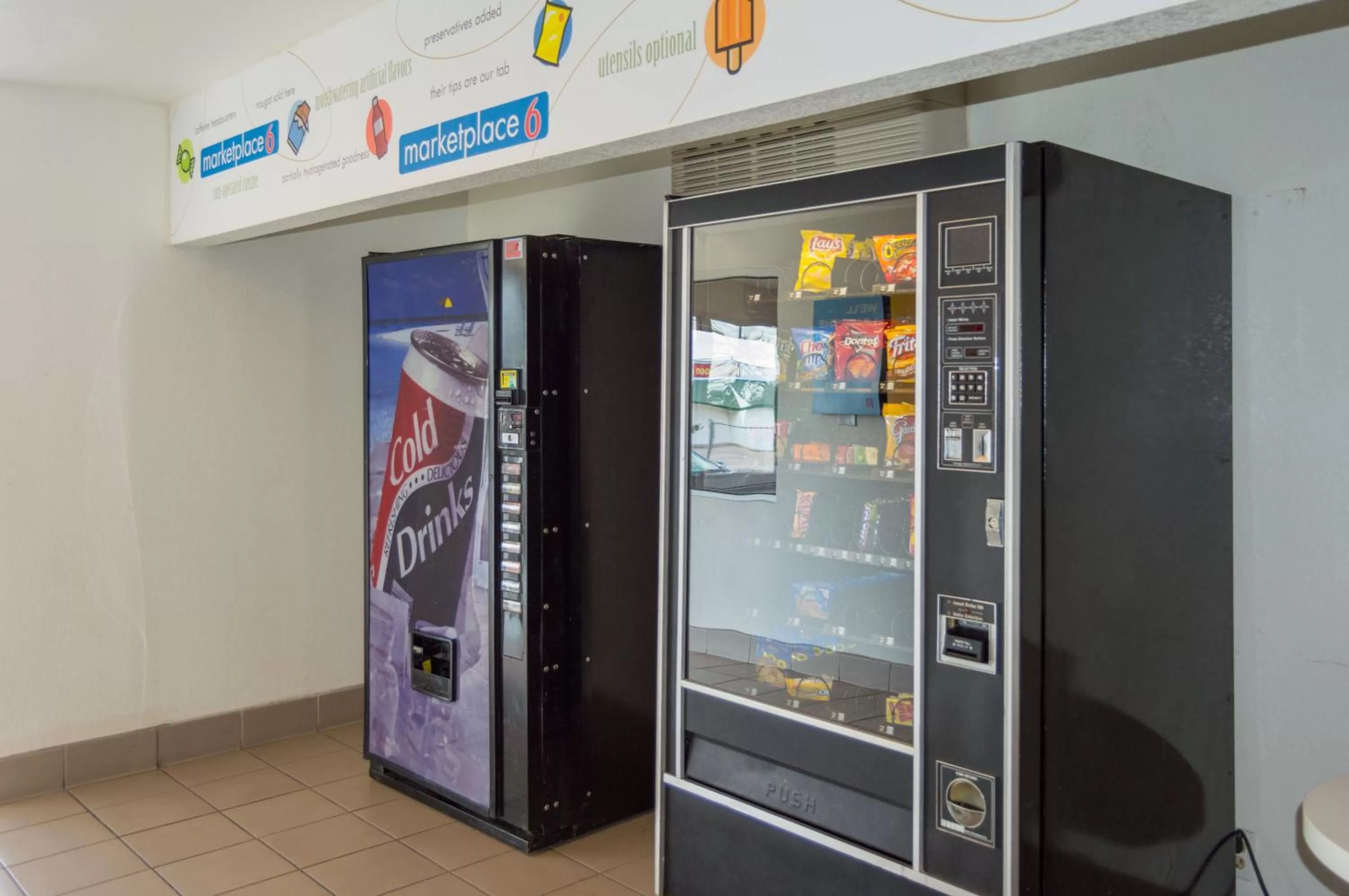 Food and drinks in Motel 6-Ardmore, OK