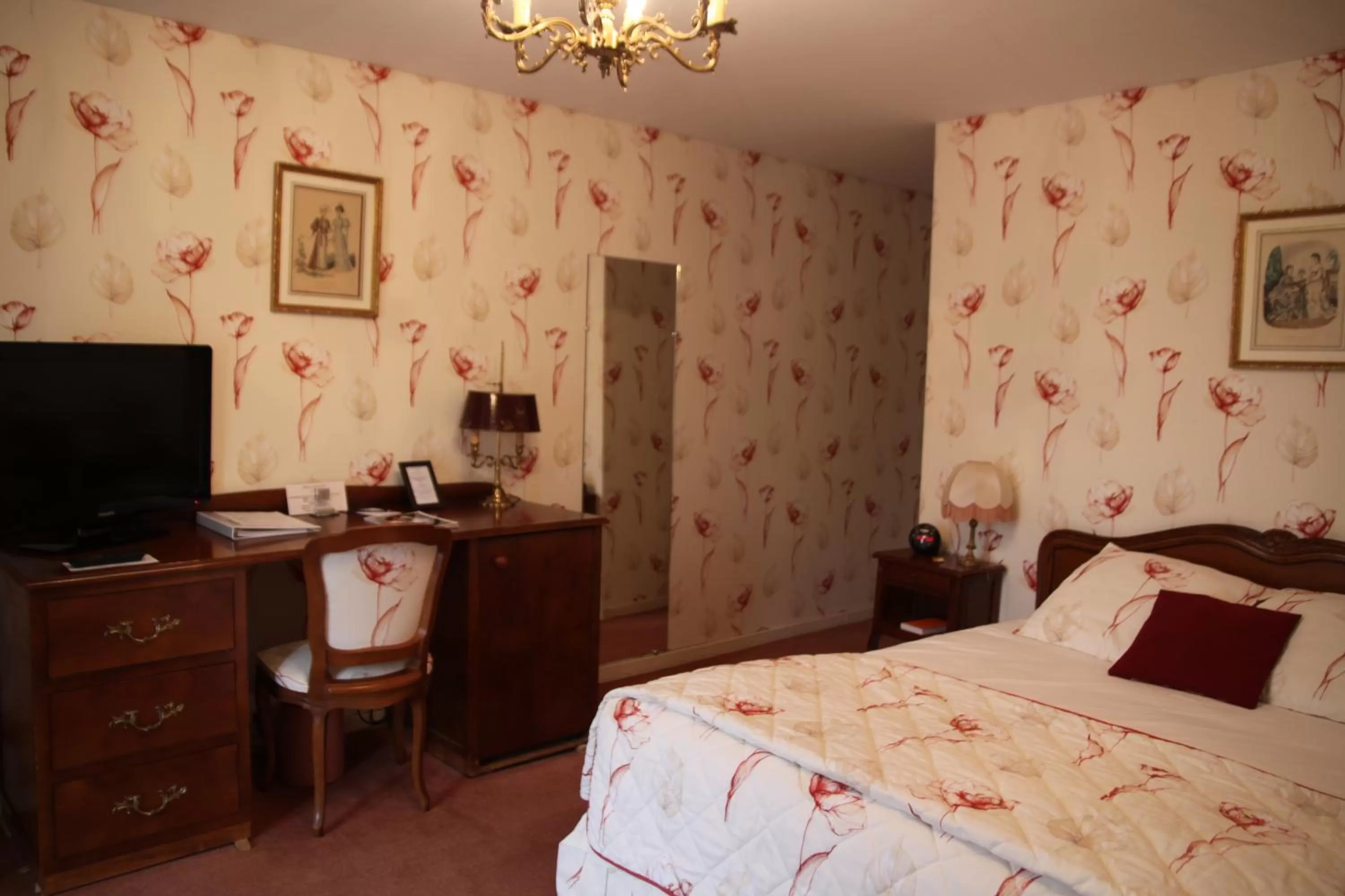 Bedroom, Bed in Château Des Bondons EI