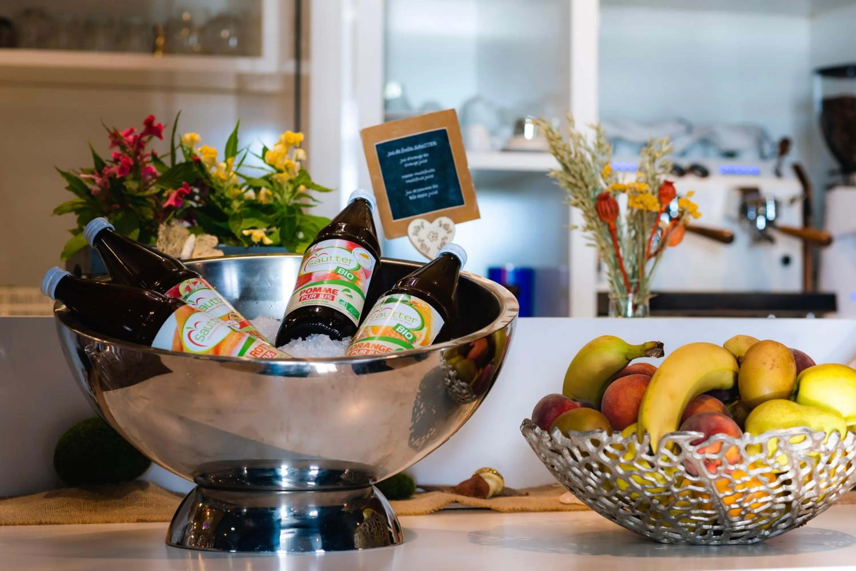 Breakfast in Best Western Plus Hôtel Le Rhénan & Restaurant Chez Claude